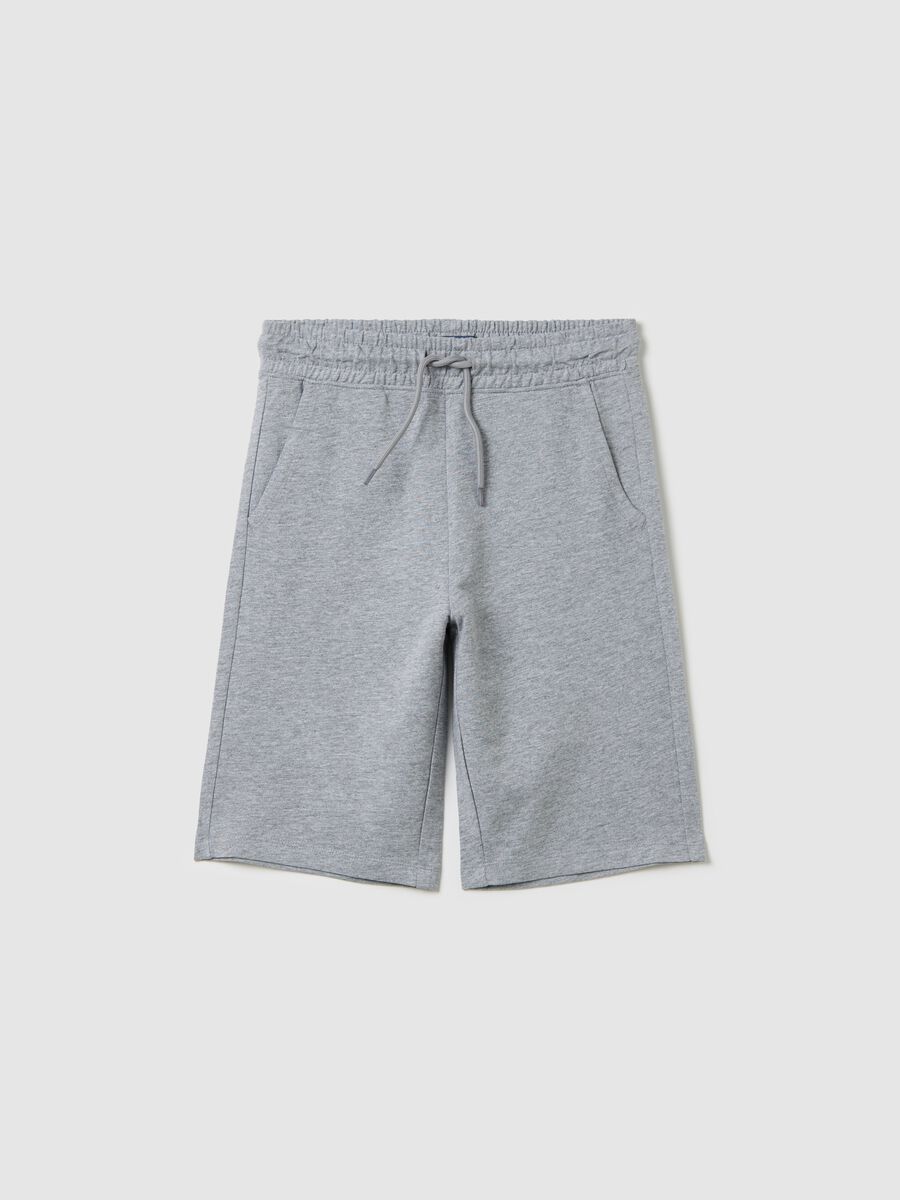 Grey fleece Bermuda shorts with pockets and drawstring_3
