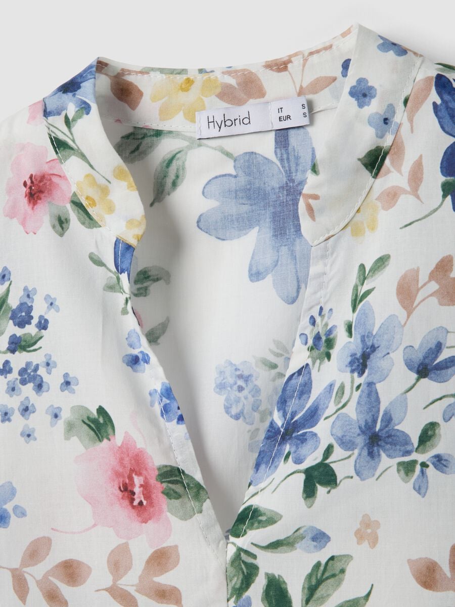 White pure cotton dress with floral print and V-neck, oversized fit_5