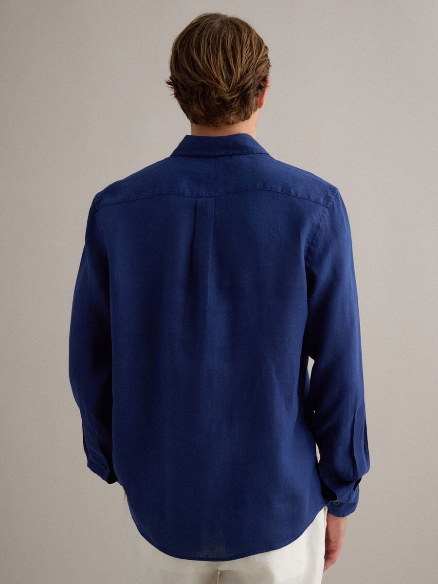 Camicia in puro lino blu regular fit con doppia tasca_4