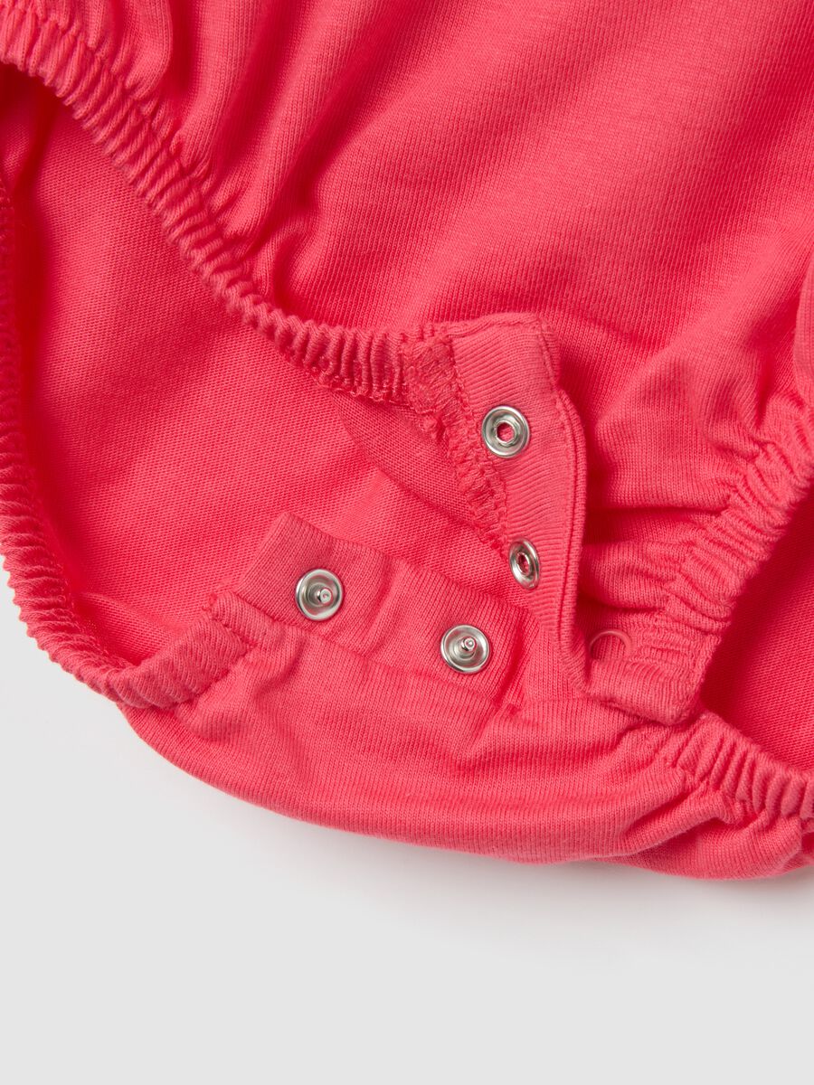 Newborn bodysuit in pure red cotton with ruffle sleeves_2