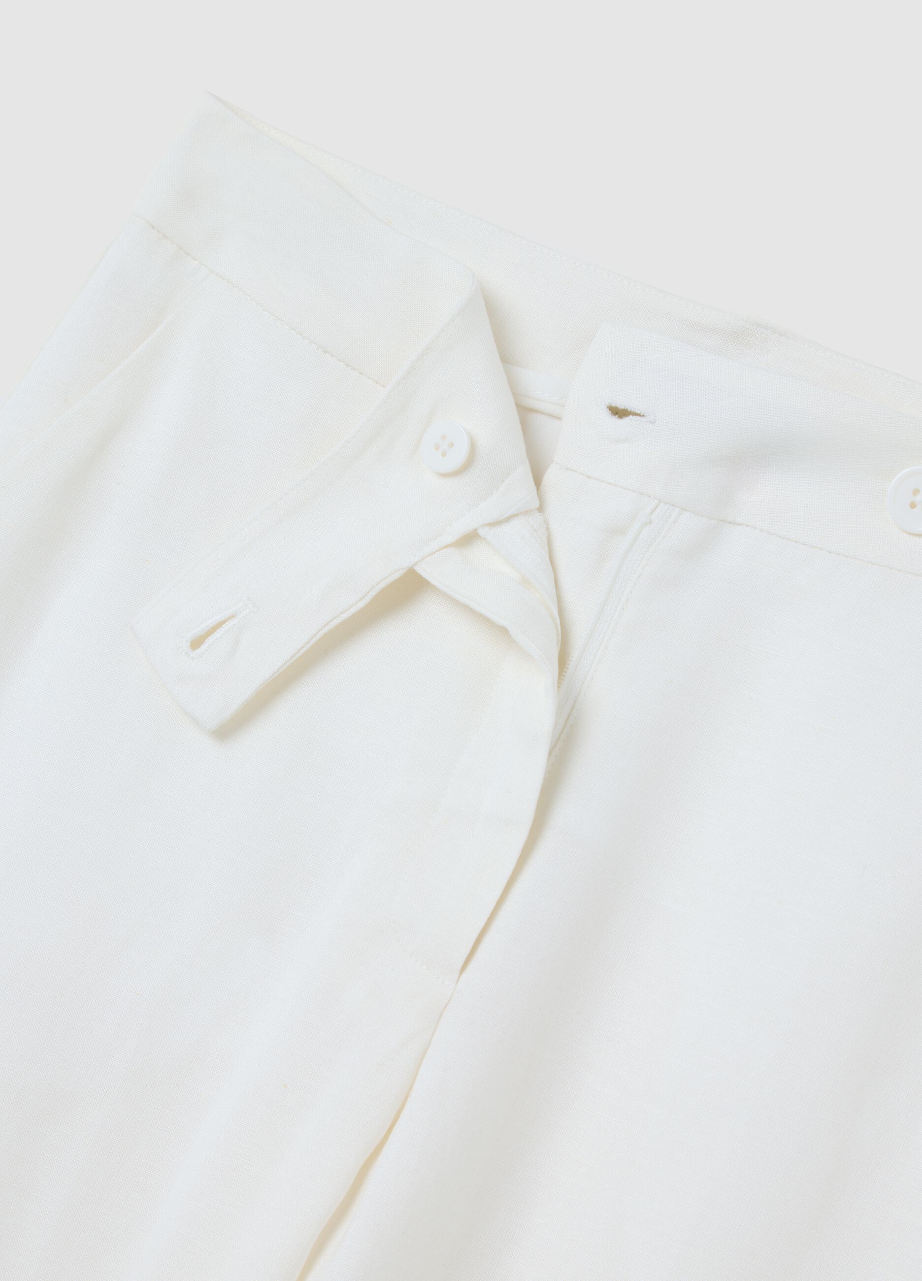 Women’s white regular-fit trousers in viscose and linen blend