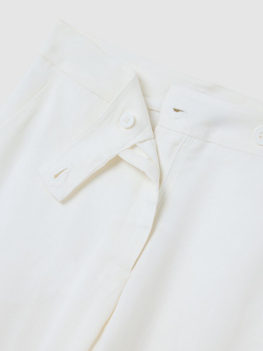 Women’s white regular-fit trousers in viscose and linen blend_5