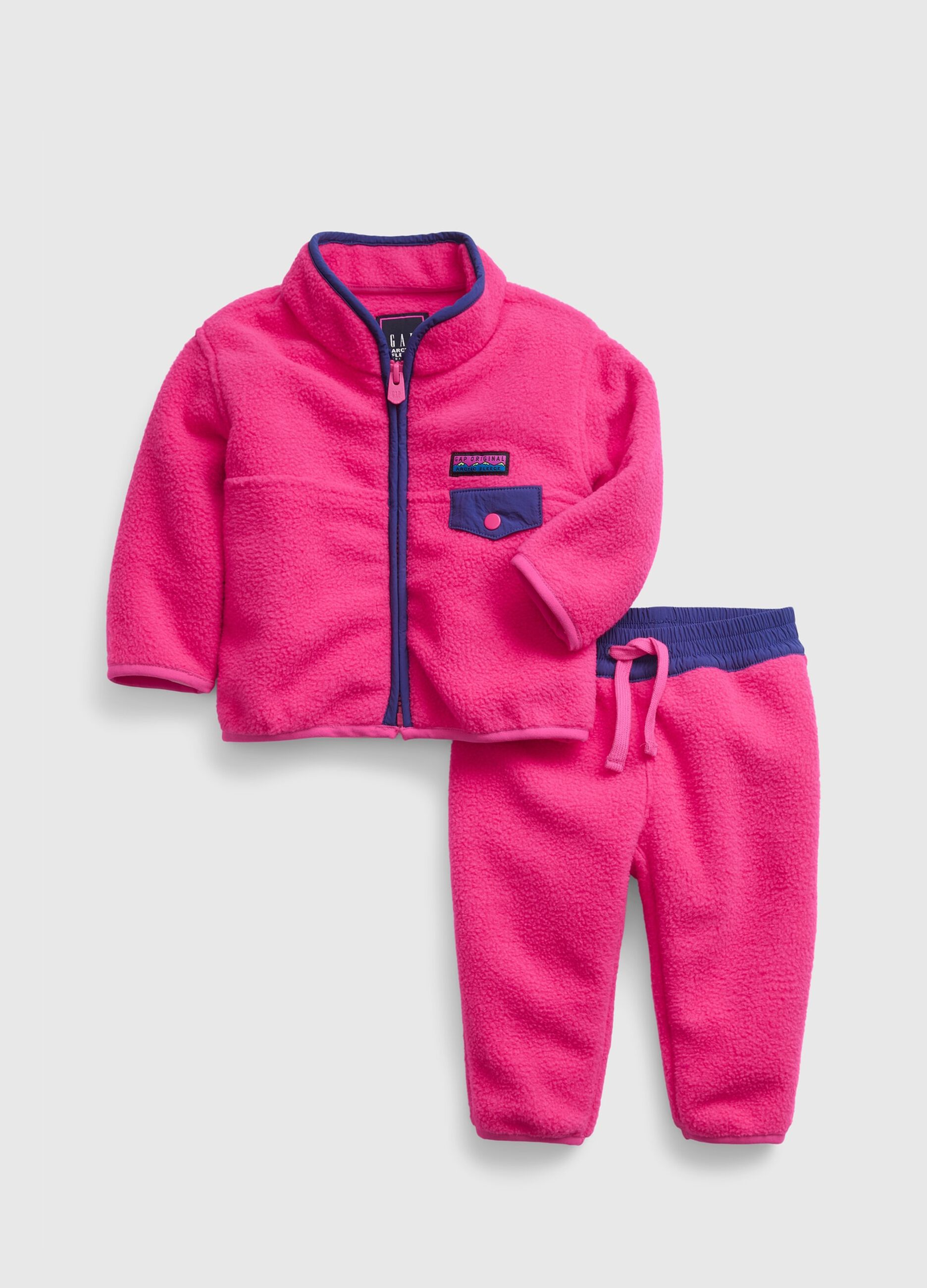 Fleece outfit with contrasting trims