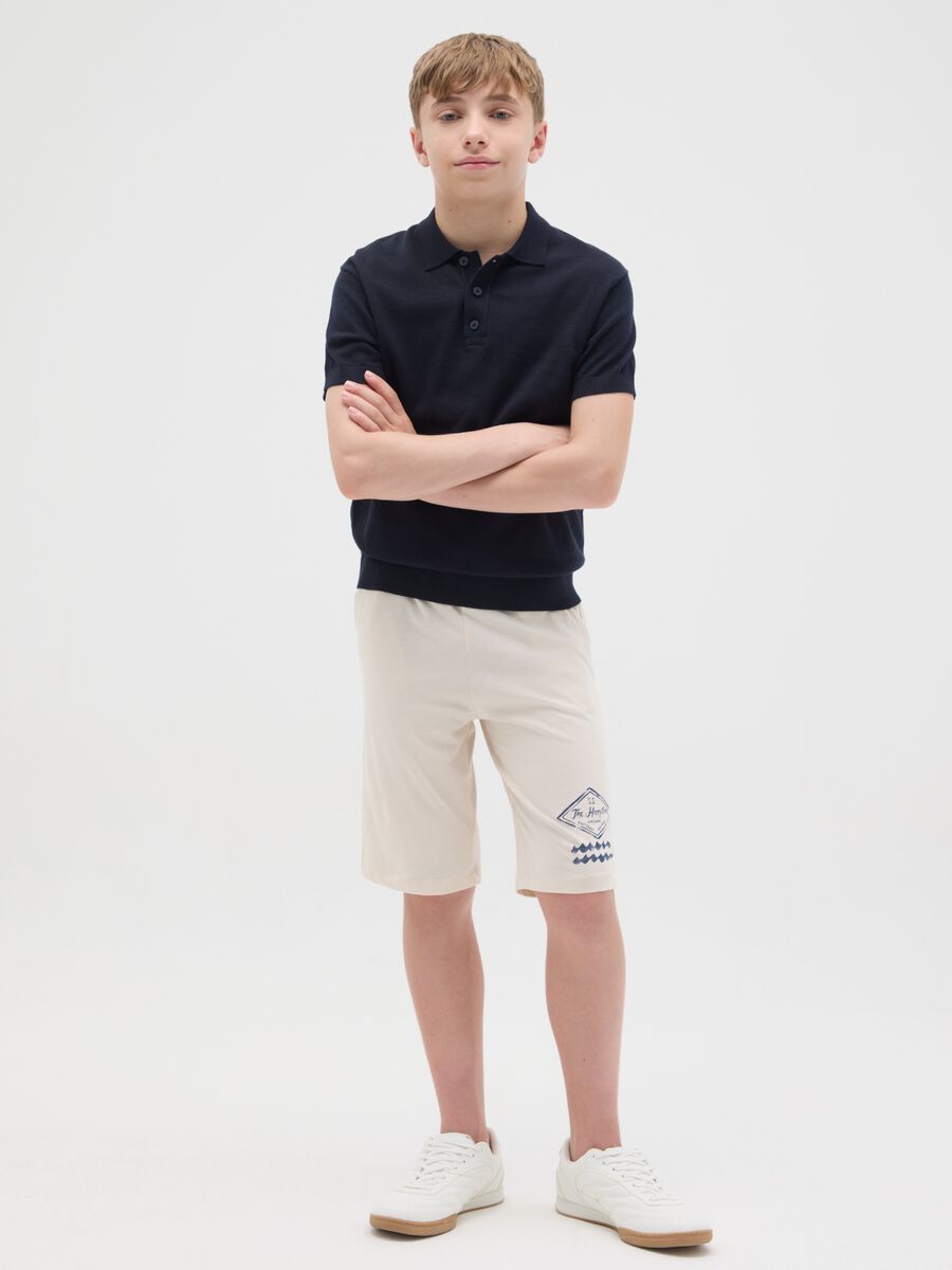Beige cotton Bermuda shorts with drawstring and print_0