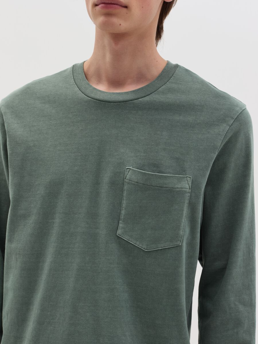 Cotton T-shirt with pocket and long sleeves_2