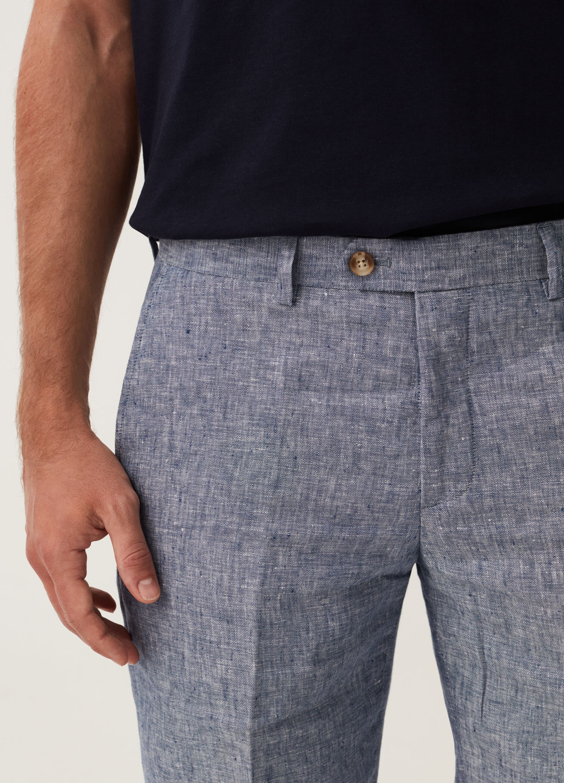 Pantalone slim fit in lino blu chambray