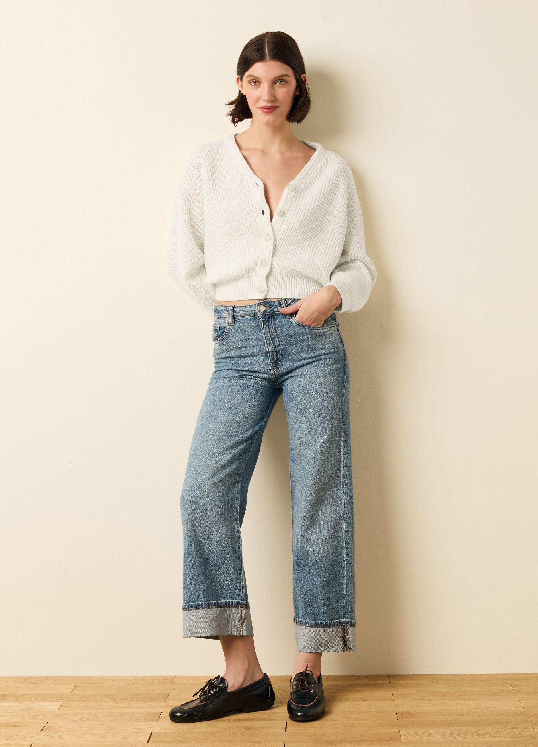 Cardigan with raglan sleeves