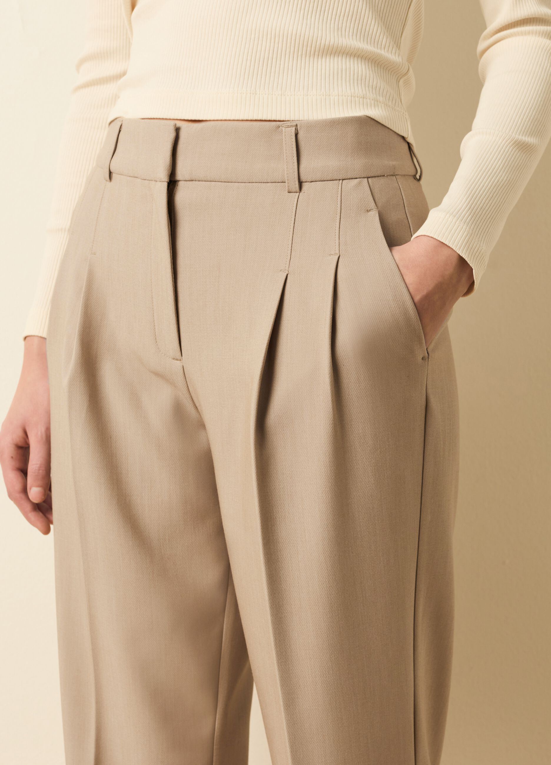 Wide-leg trousers