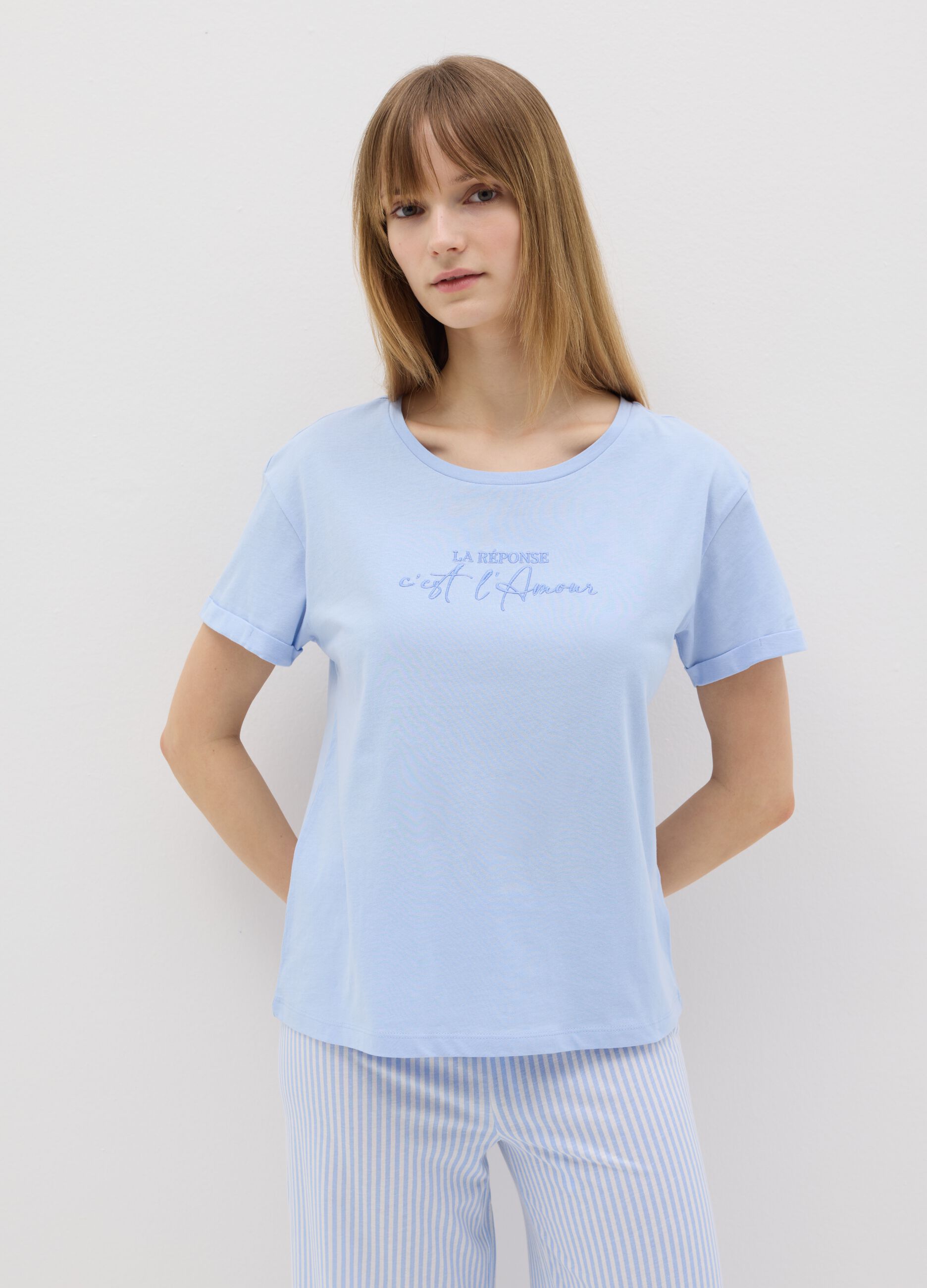 Light blue cotton pyjama top with lettering embroidery