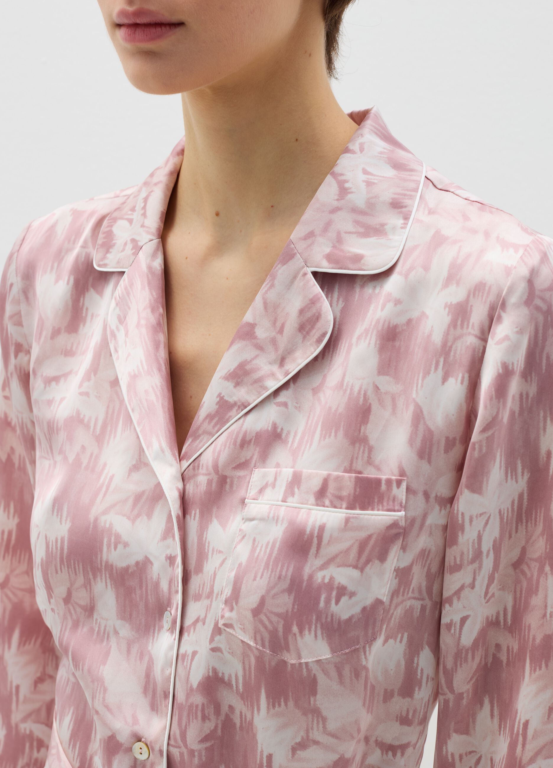 Pyjama top in pink and white satin with belt