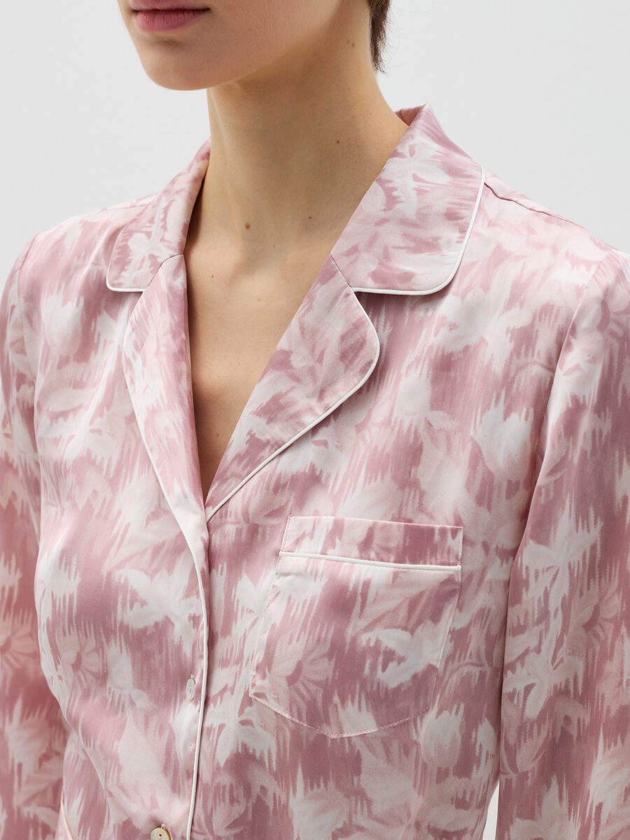 Pyjama top in pink and white satin with belt_3