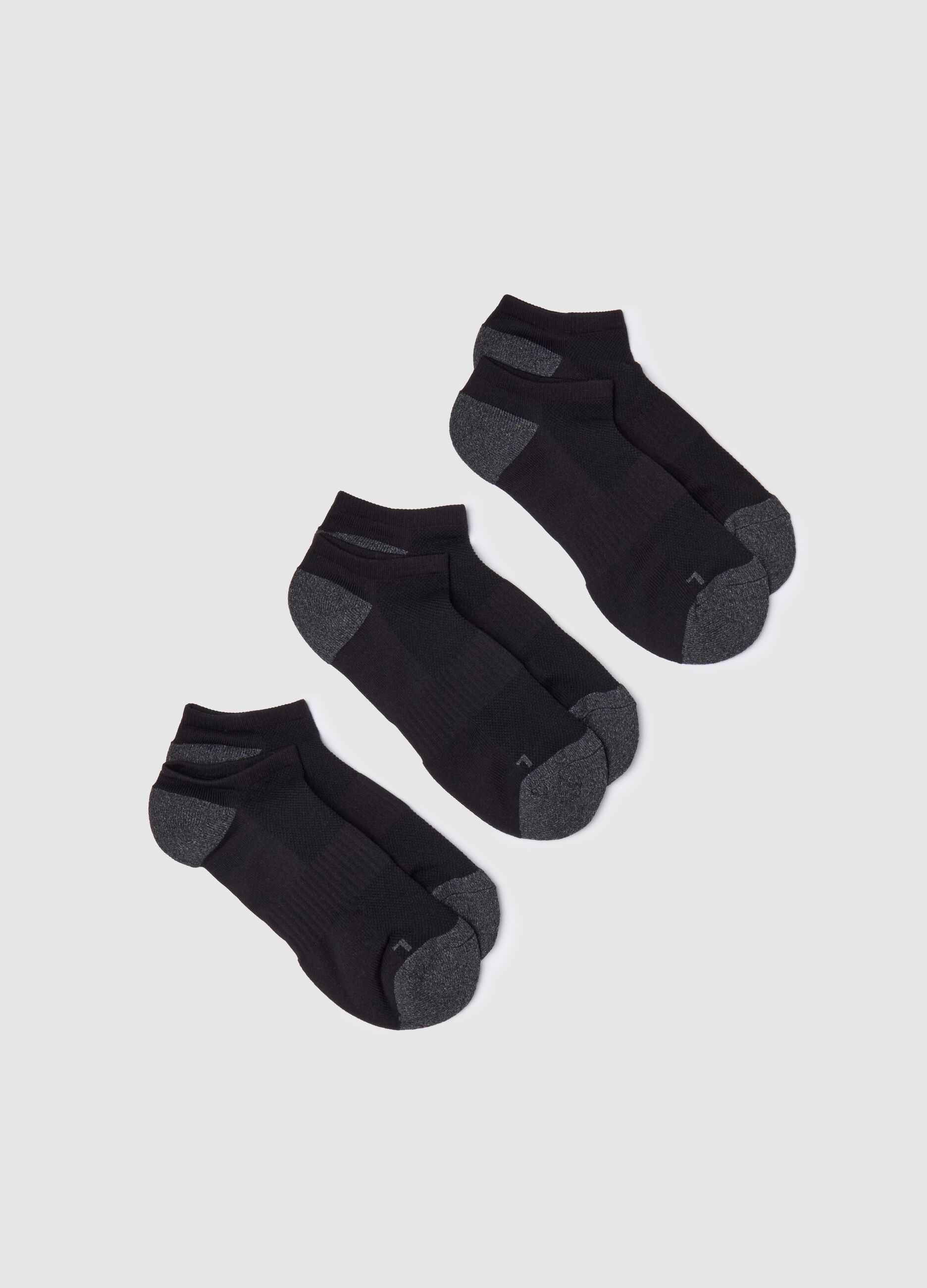 Three-pair pack sneaker liners with contrasting details