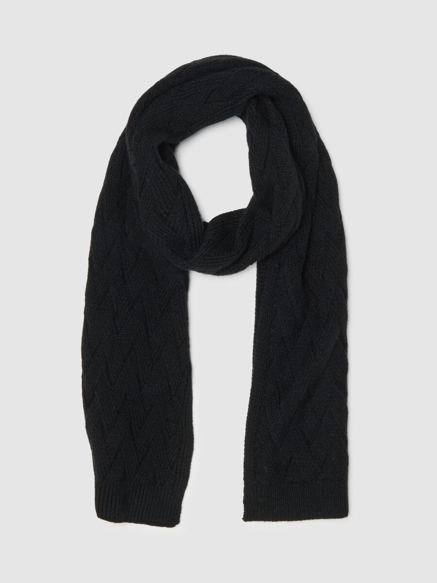 Black Scarf_0