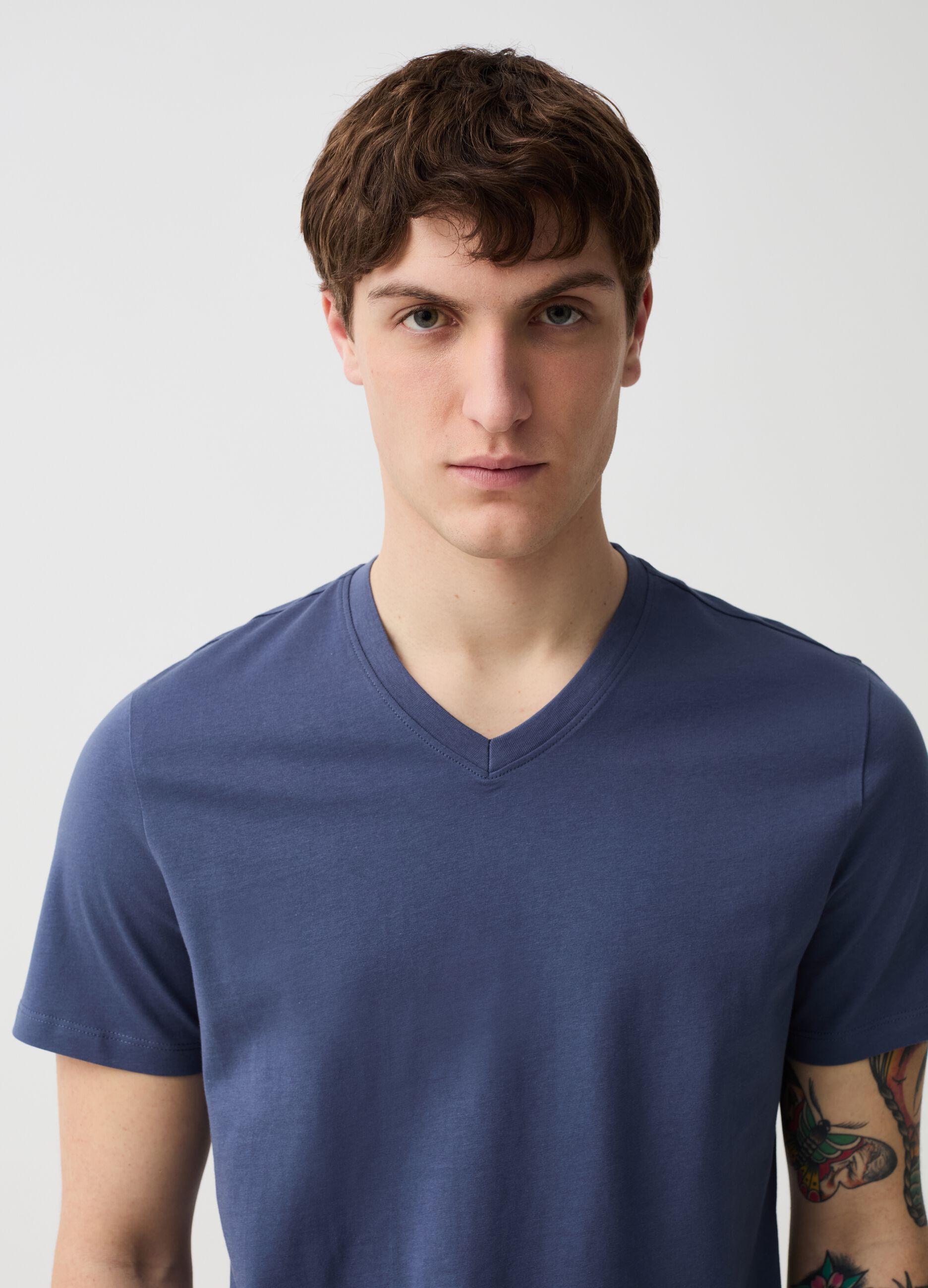 Organic cotton T-shirt with V neck