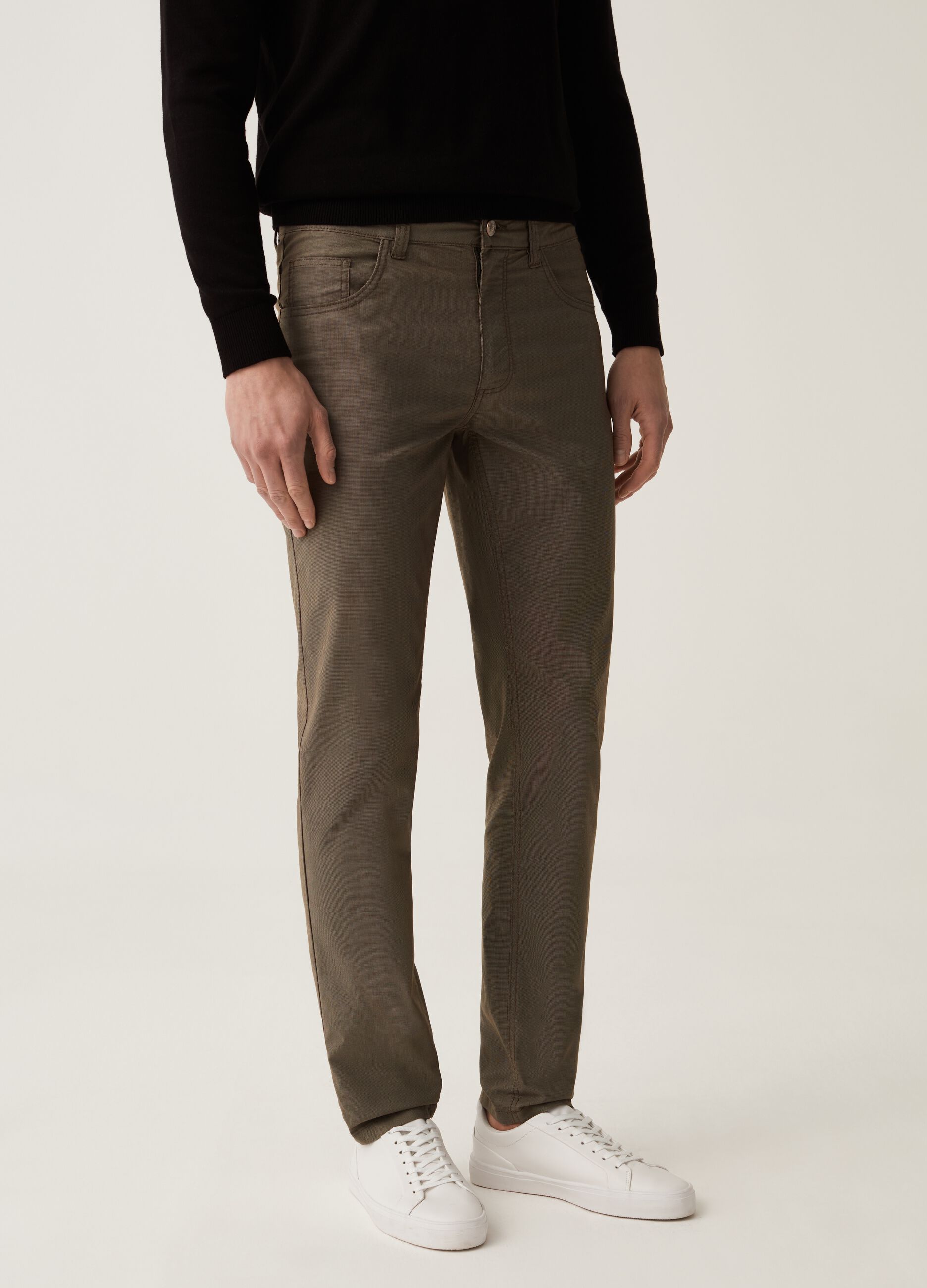 Pantaloni cinque tasche con micro trama_1