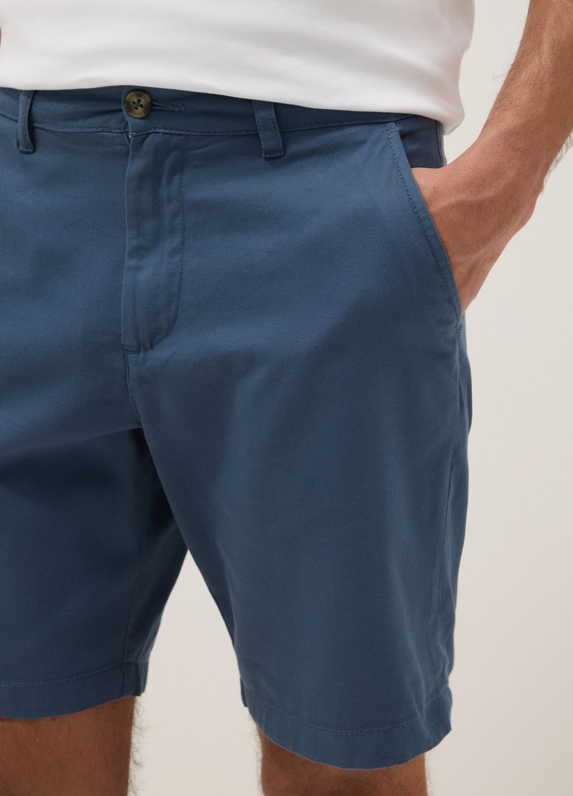 Bermuda chino blu in puro cotone regular fit