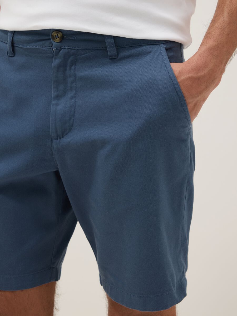 Blue regular-fit pure cotton chino Bermuda shorts_3