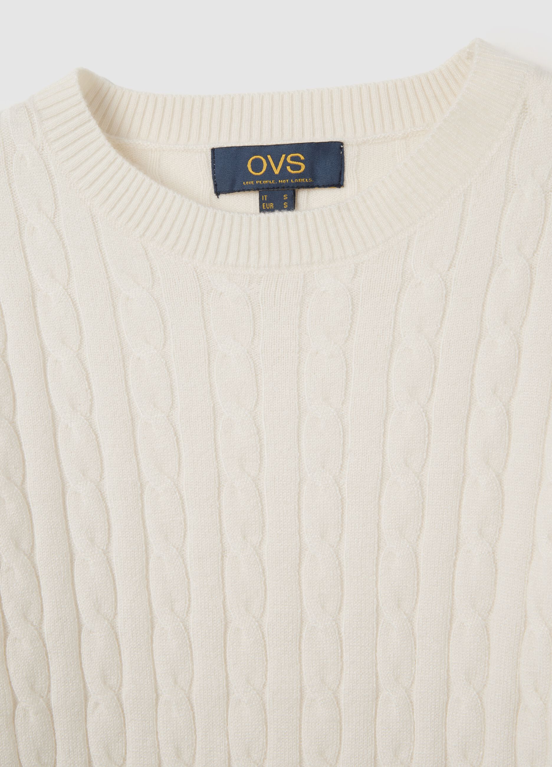 Pullover bianco con collo rotondo