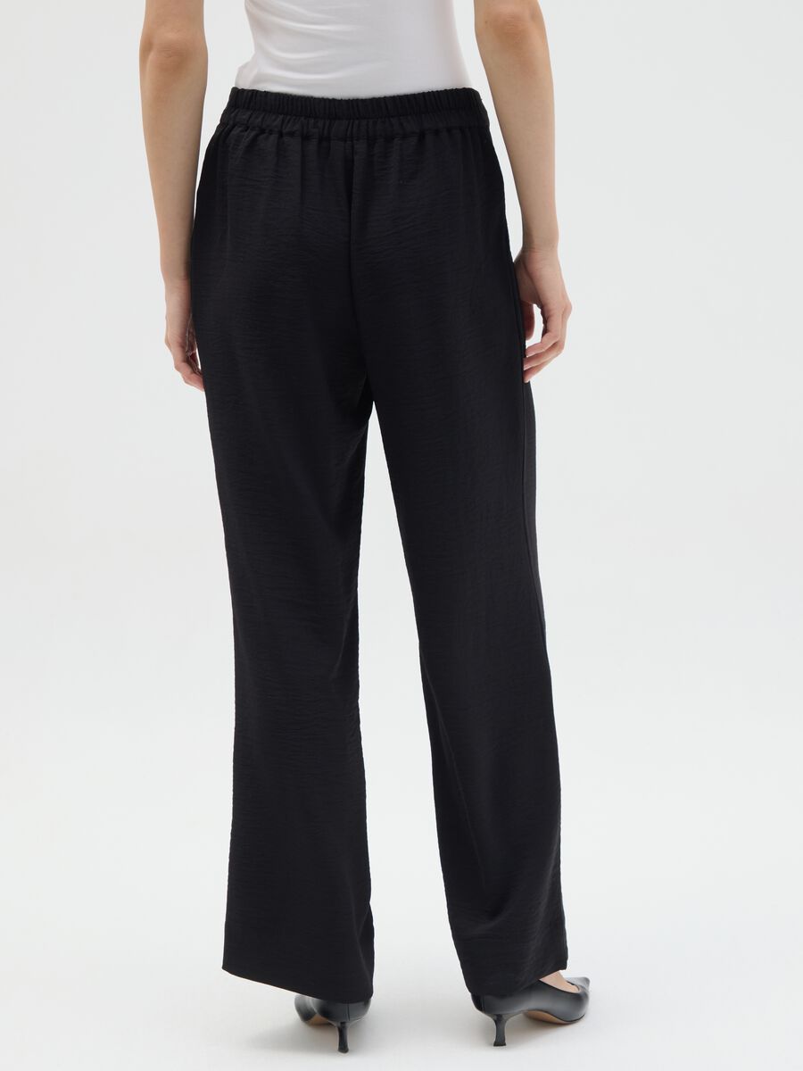 Women's Black Regular Fit Trousers_3