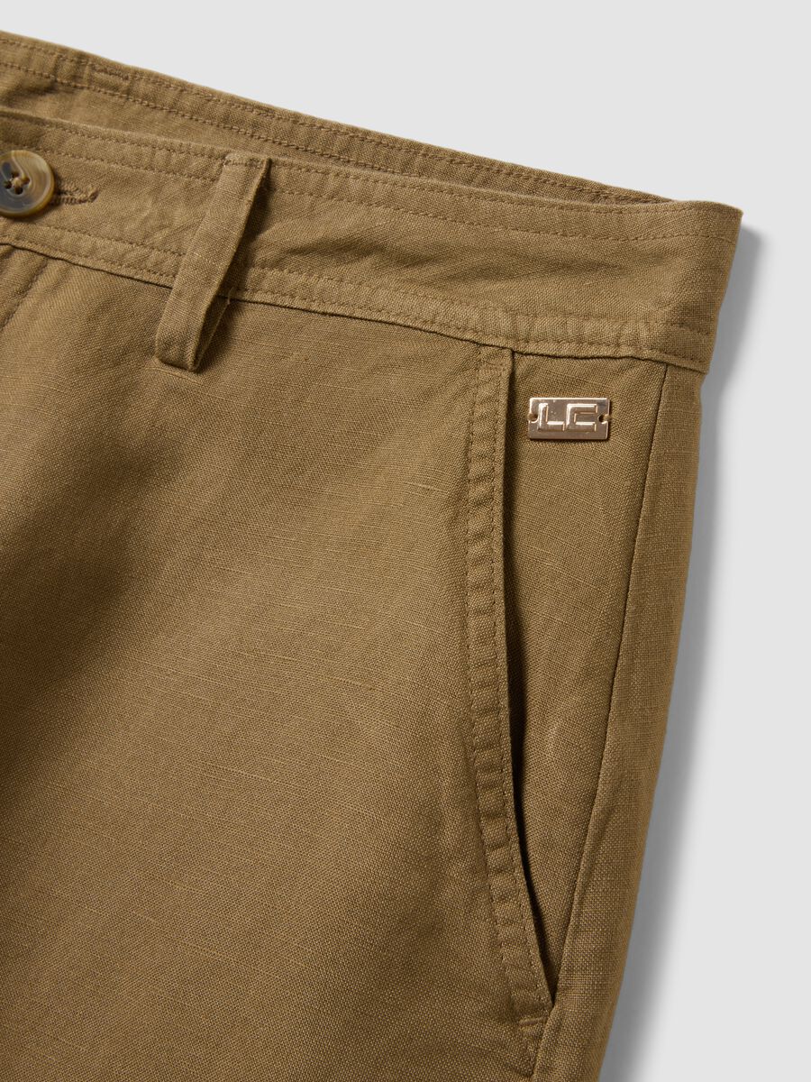 Shorts marroni in misto lino e viscosa regular fit_5