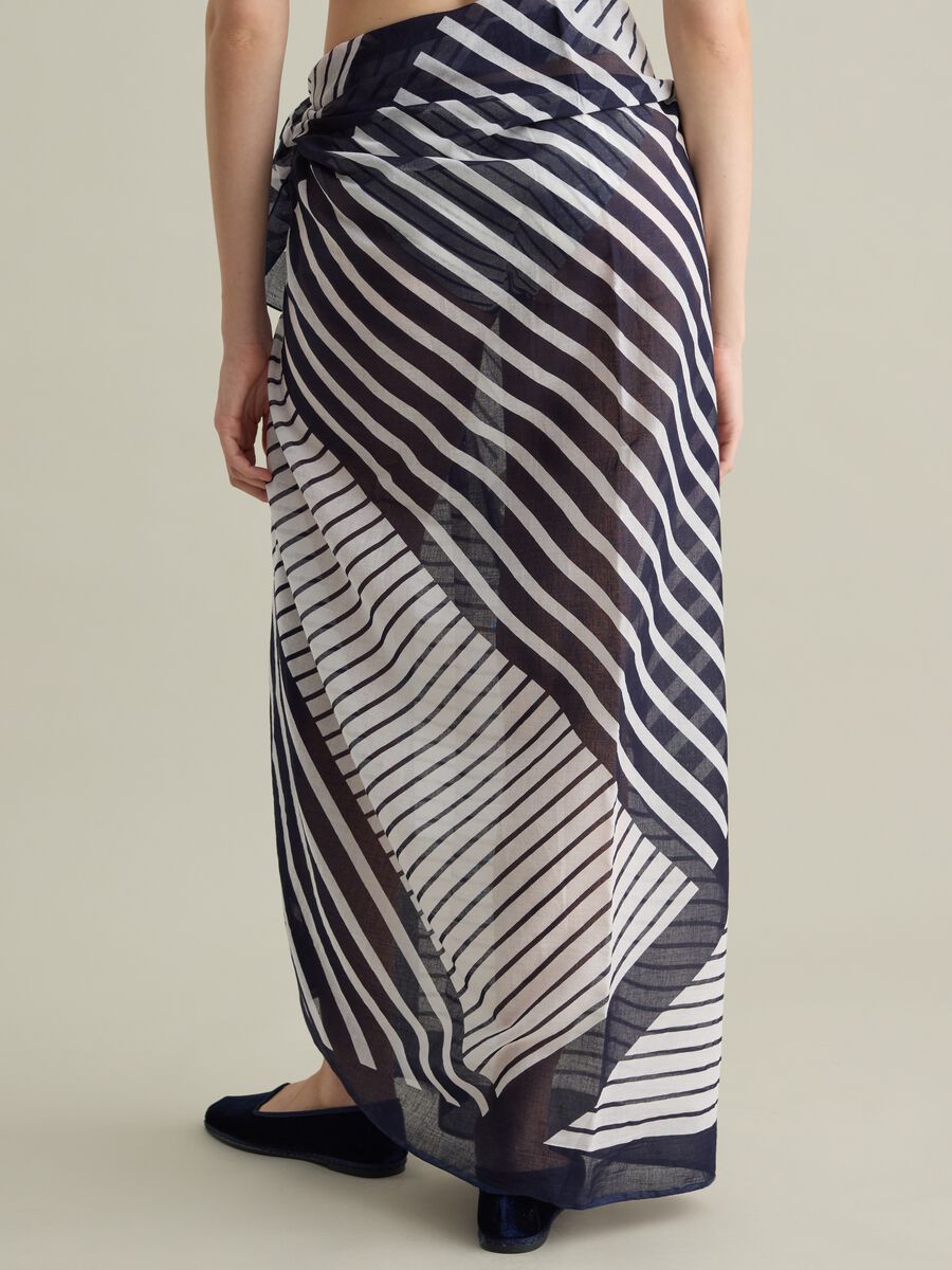 Long blue and white striped cotton cover-up_2