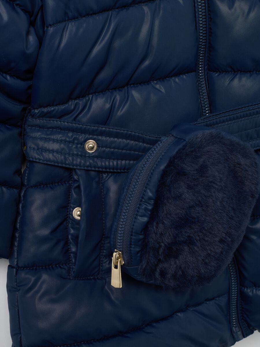 Giacca imbottita blu da bimba regular fit con cappuccio e zip _3