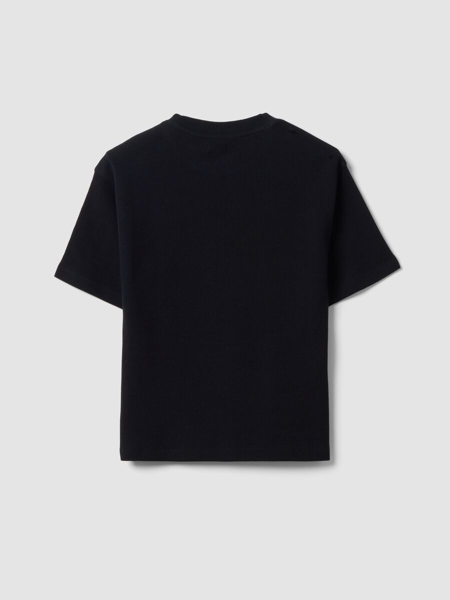 Oversized black pure organic cotton T-shirt with honeycomb texture for boys_1