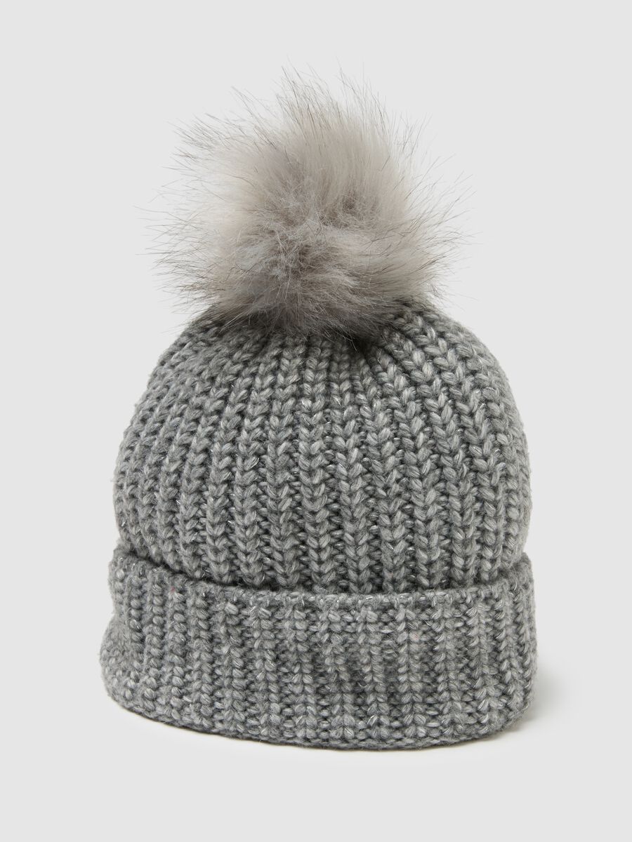 Grey hat with pompom in jersey knit_2