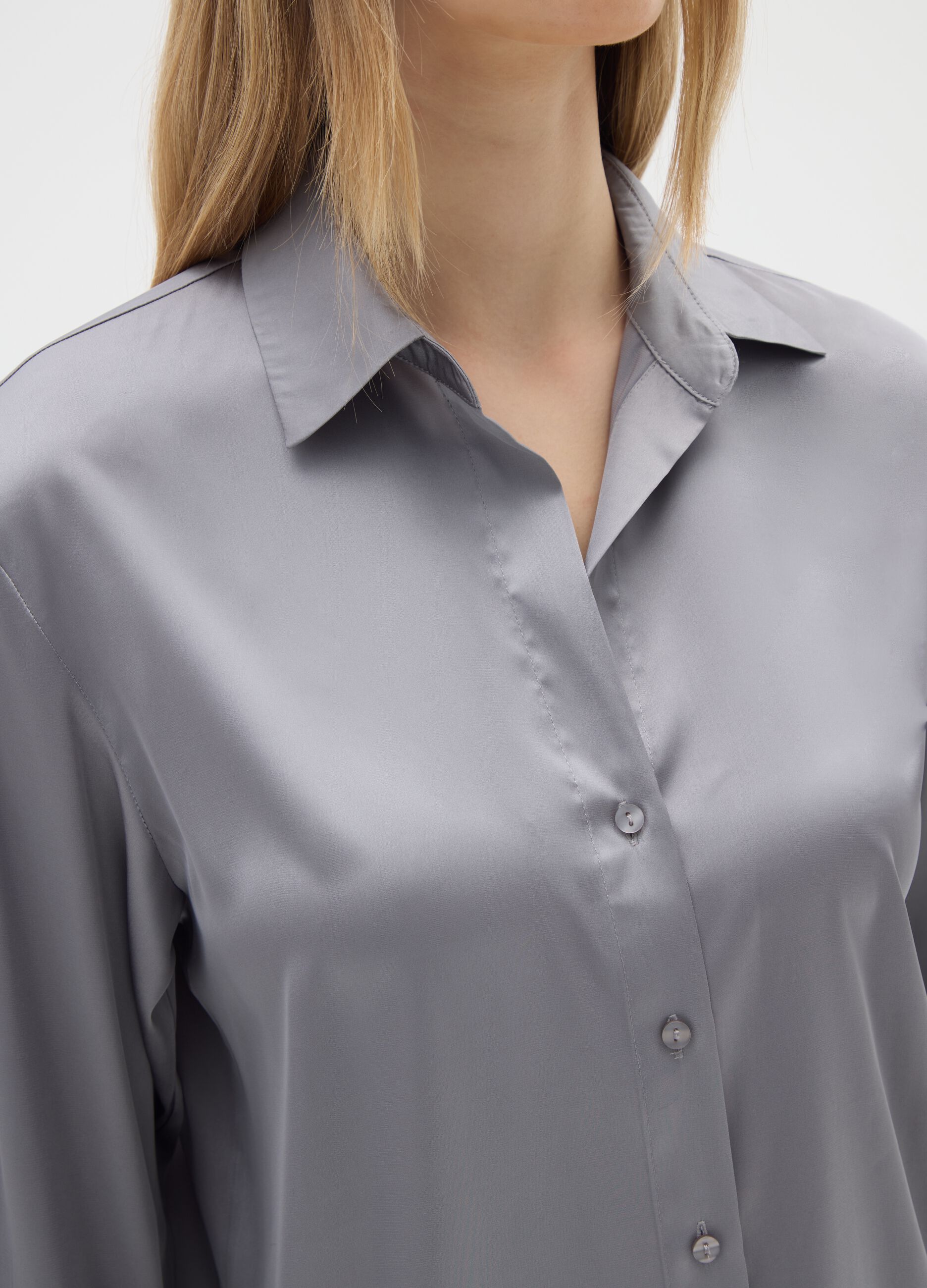 Long-sleeved grey satin shirt