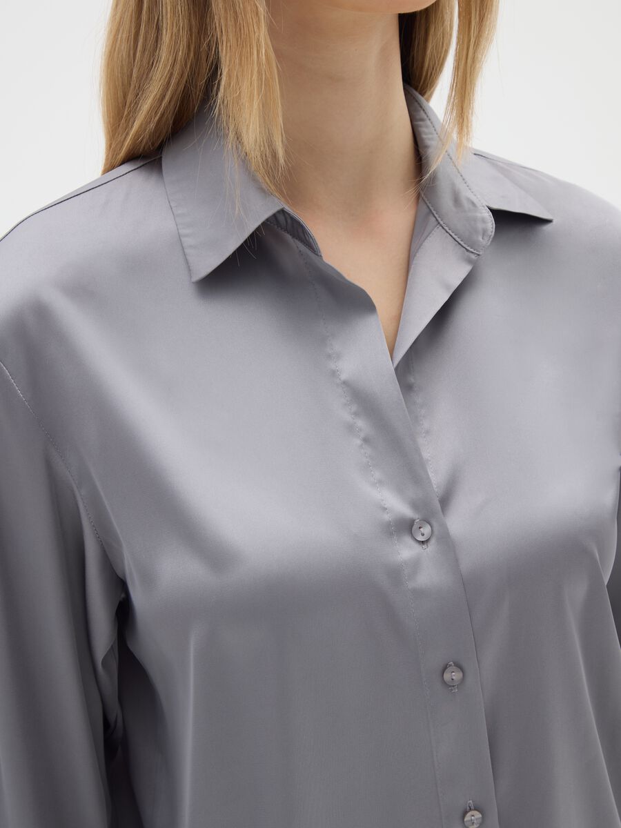 Long-sleeved grey satin shirt_3