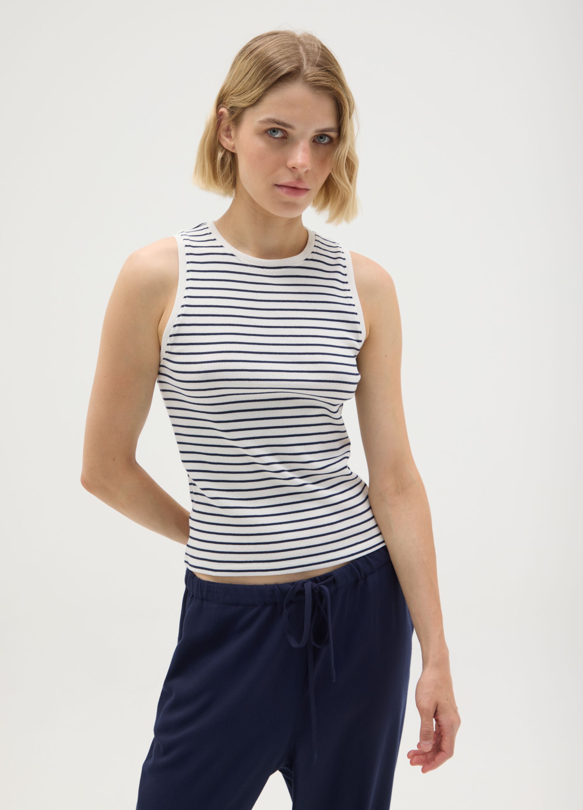 Women's sleeveless multicolour pure cotton top
