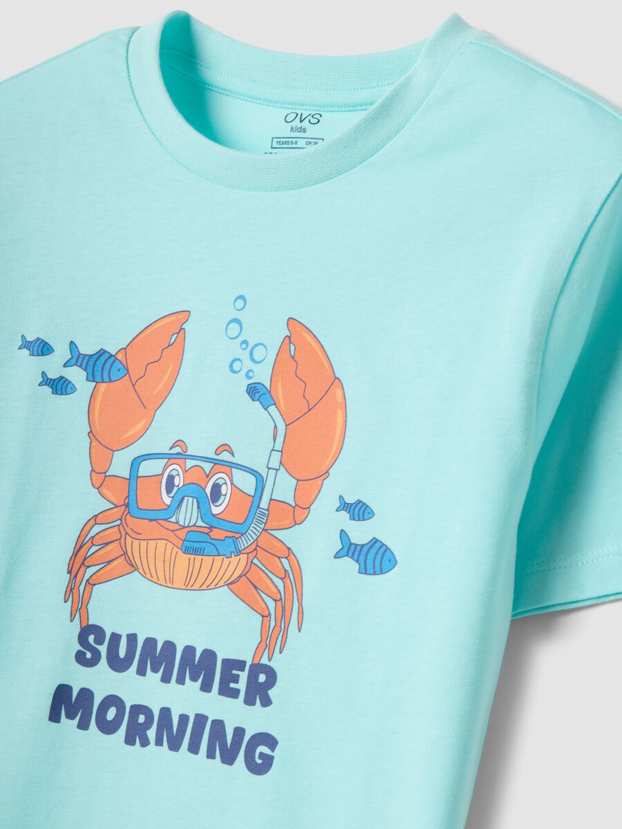 Pigiama azzurro e blu in puro cotone da bambino con stampa granchio_2