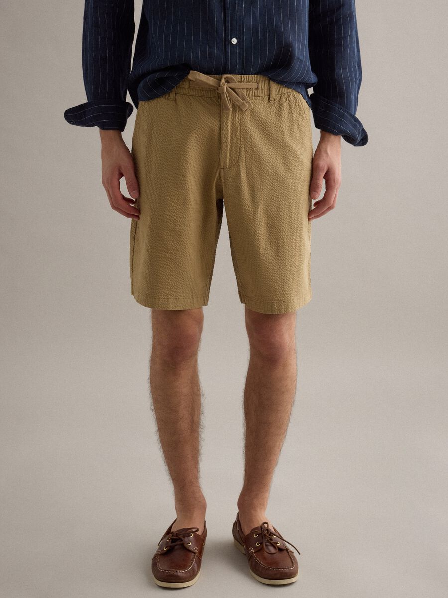Shorts chino in cotone elasticizzato beige regular fit_1