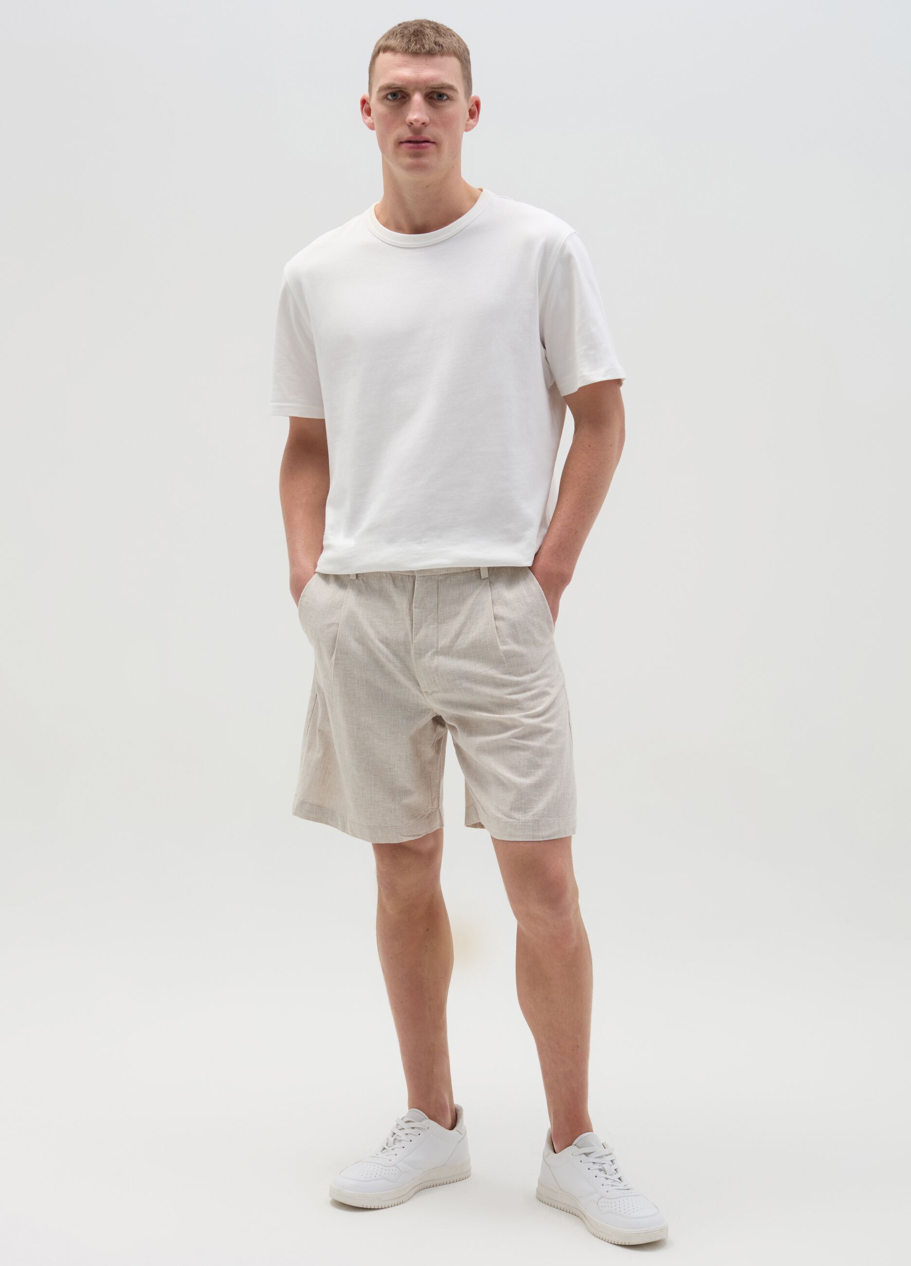 Bermuda chino in cotone e lino con pinces