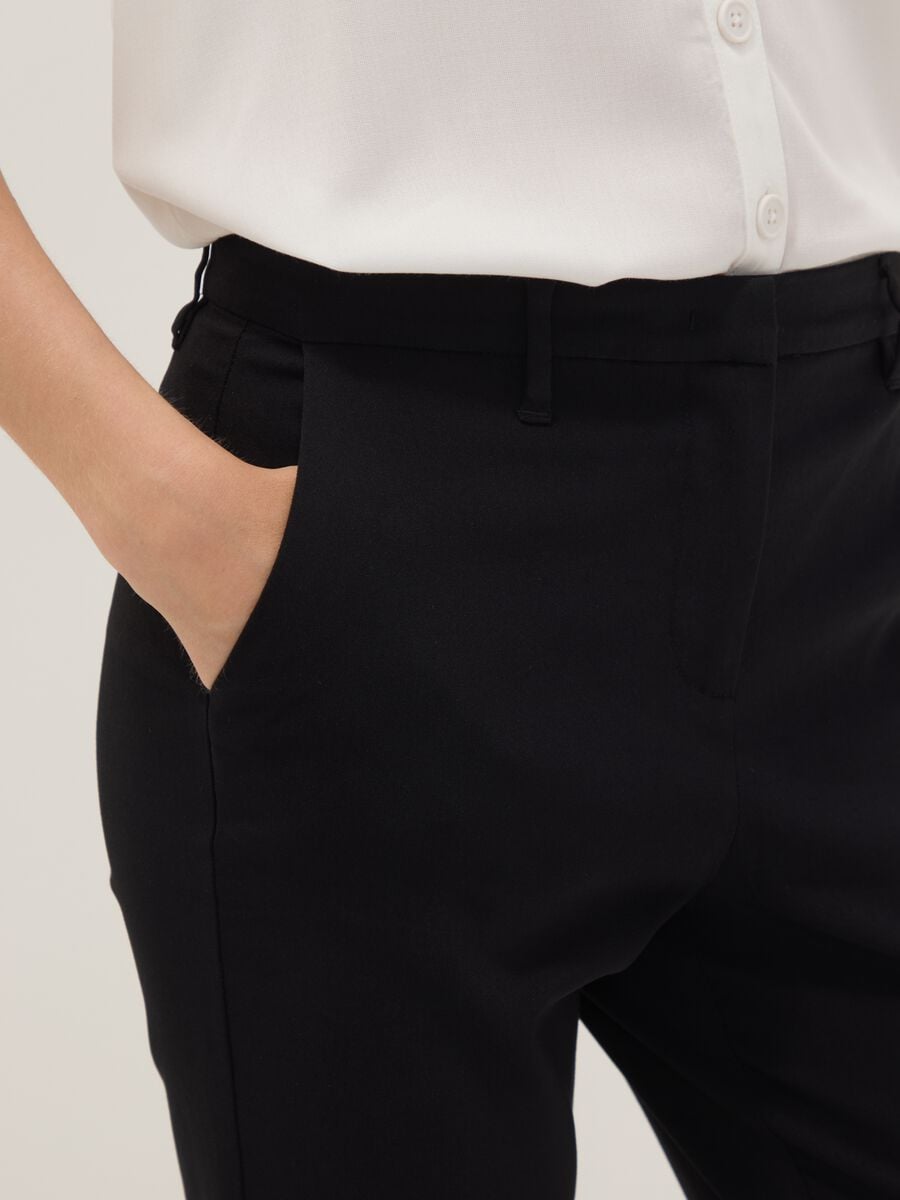 Pantaloni chino neri in viscosa elasticizzata slim fit_3