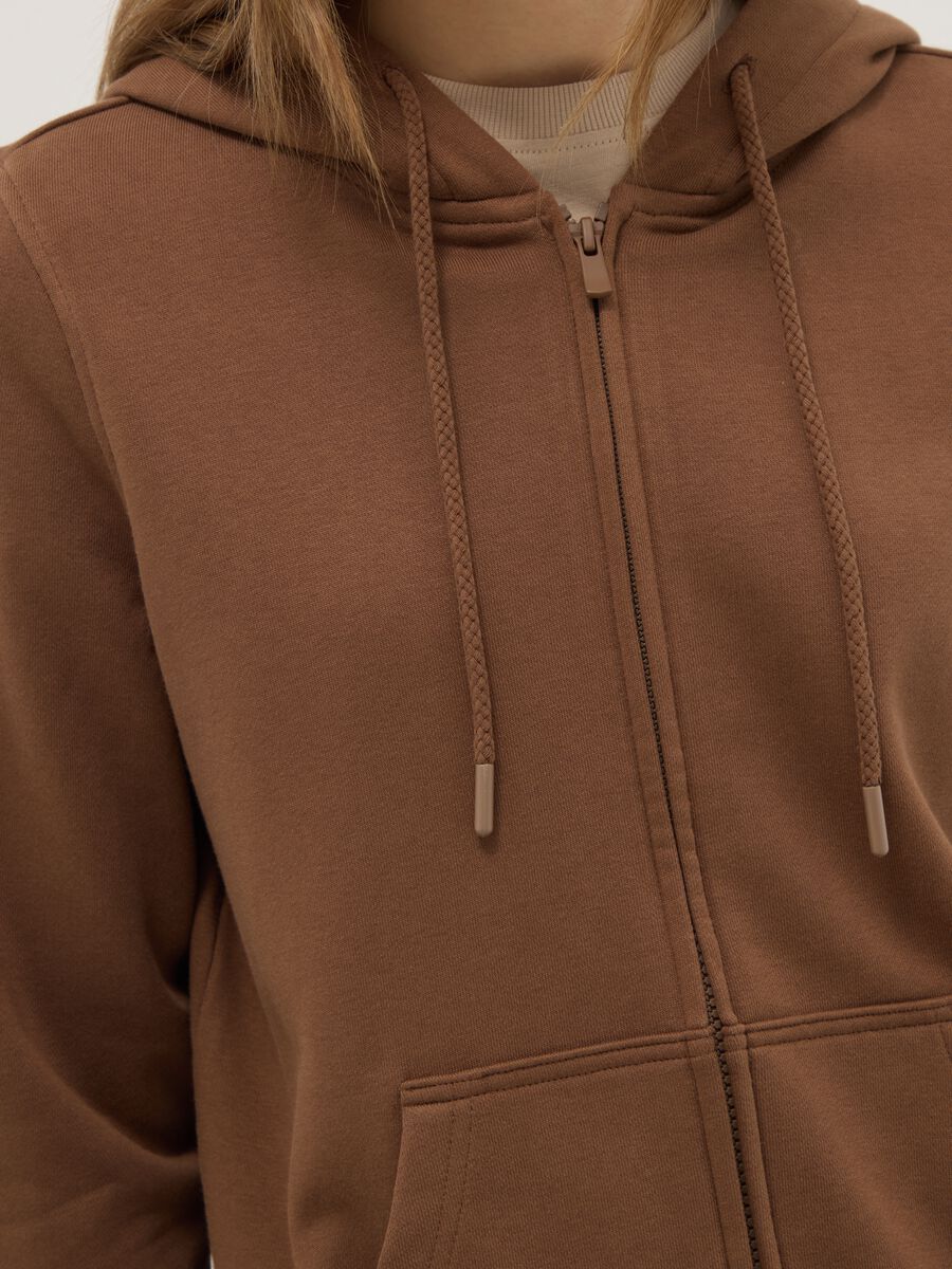 Brown cotton blend regular fit hoodie with zip_3
