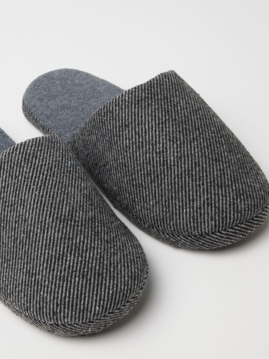 Grey winter slippers_1