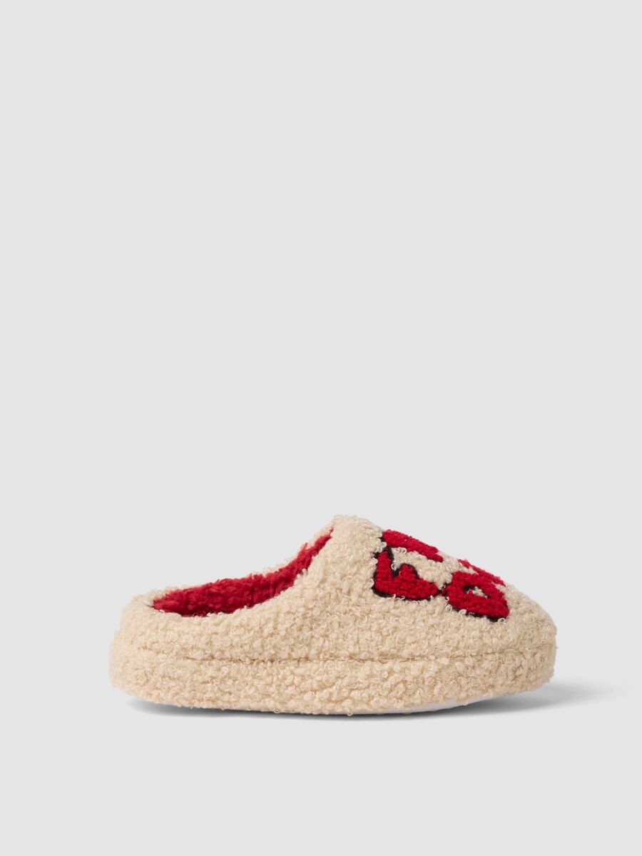 Beige slippers with contrasting embroidery_0