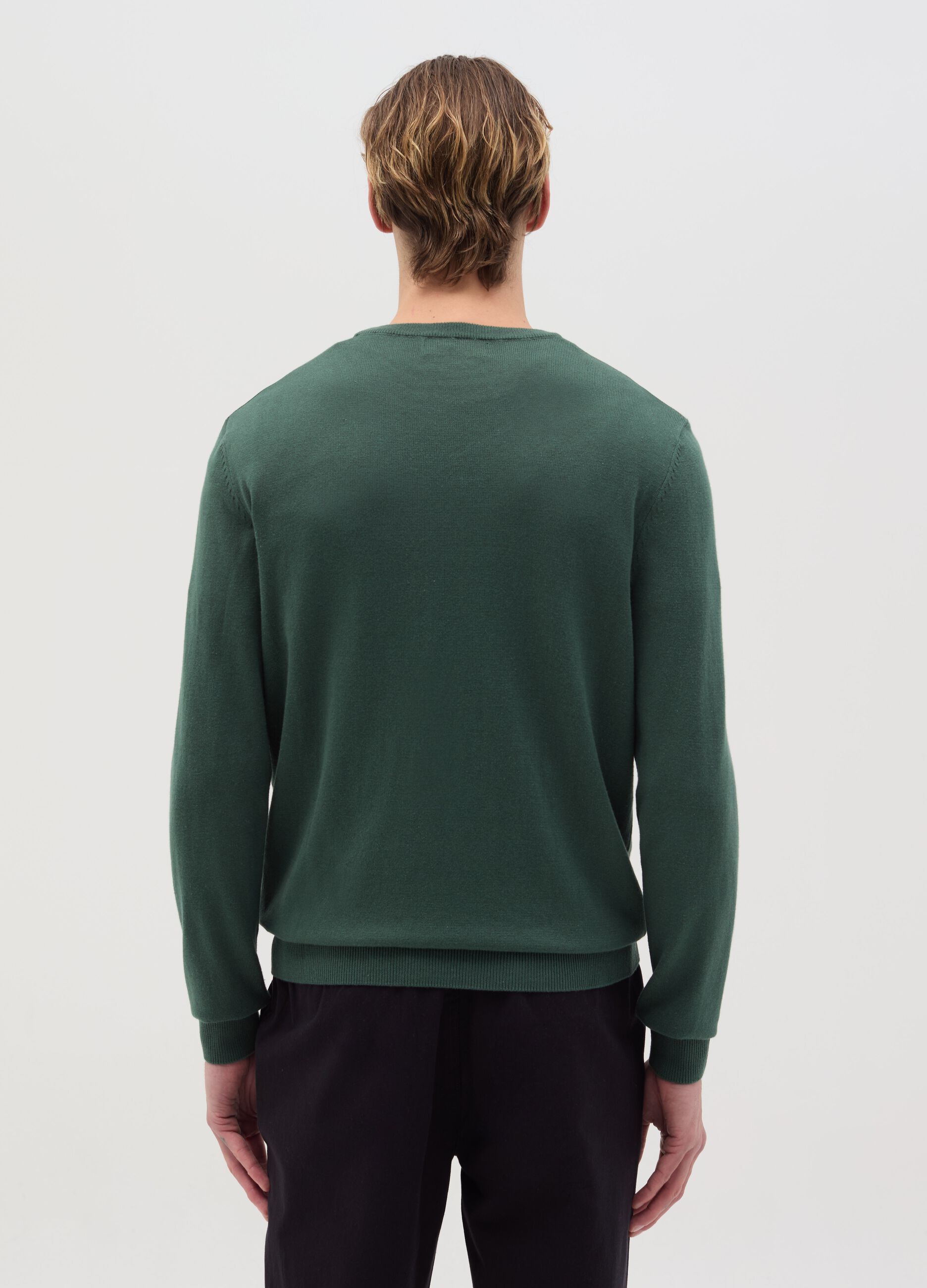 Round neck pullover