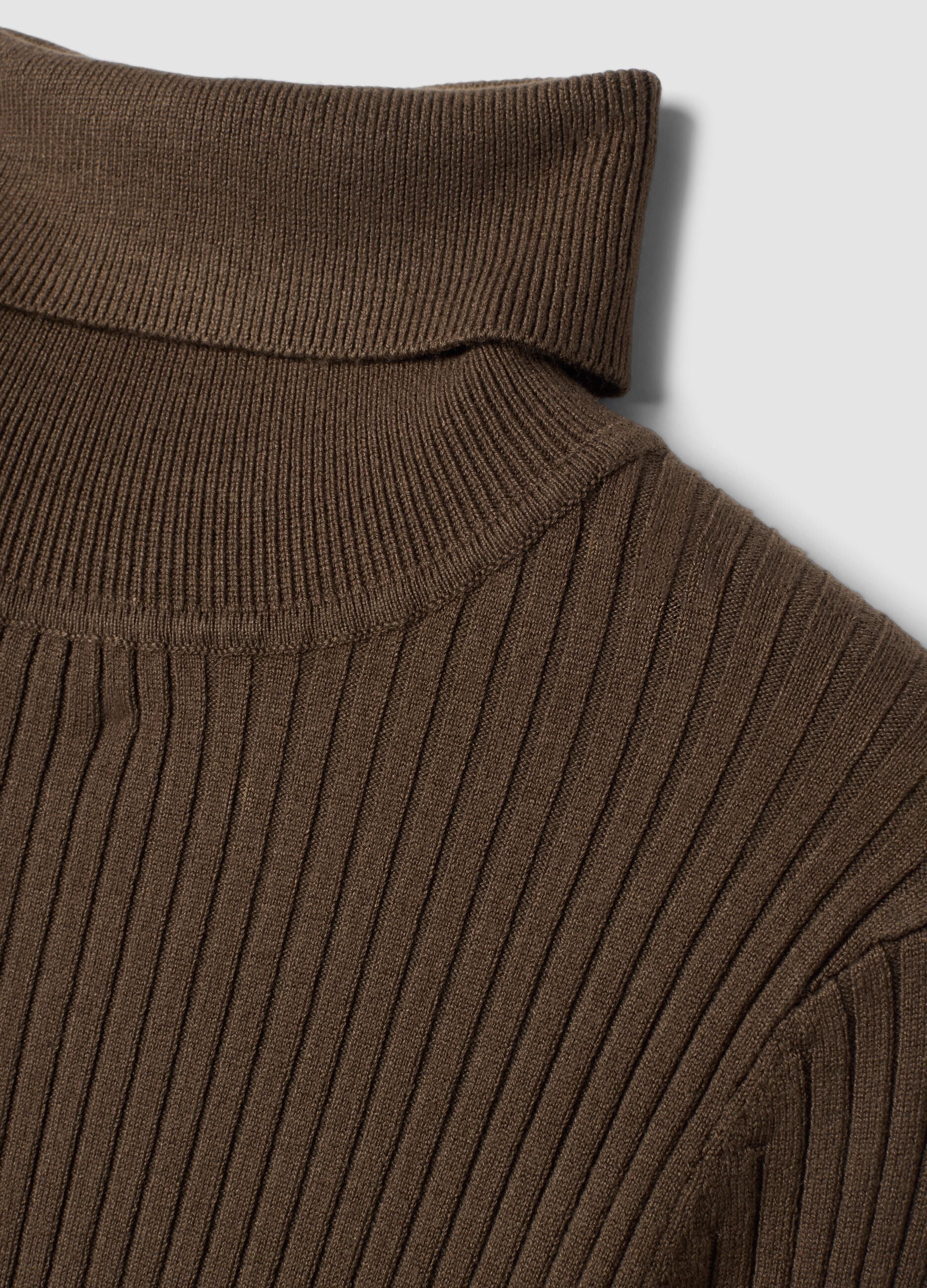 Brown ribbed viscose-blend turtleneck jumper