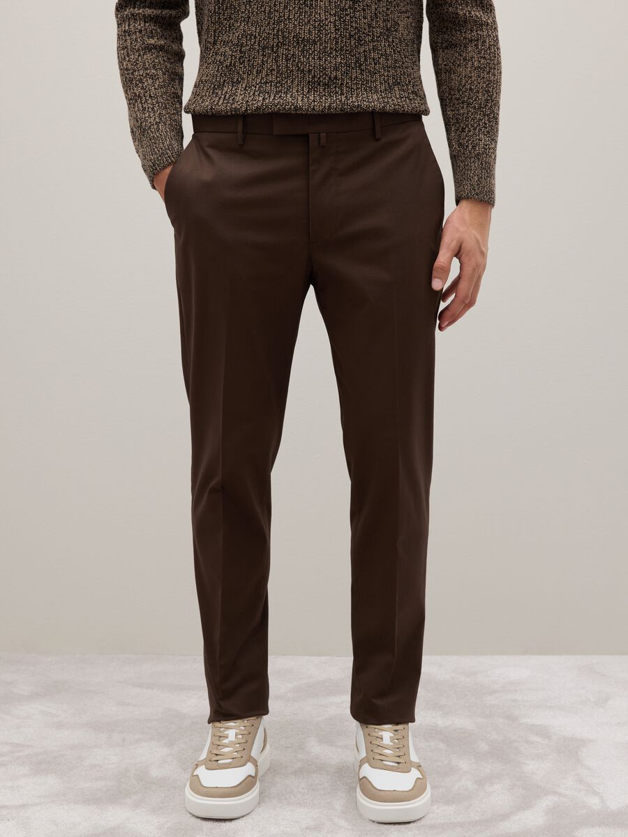 Pantaloni in cotone elasticizzato marrone scuro_1
