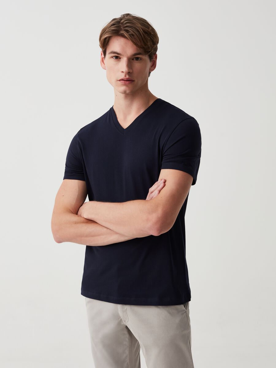 Organic cotton T-shirt with V neck_1
