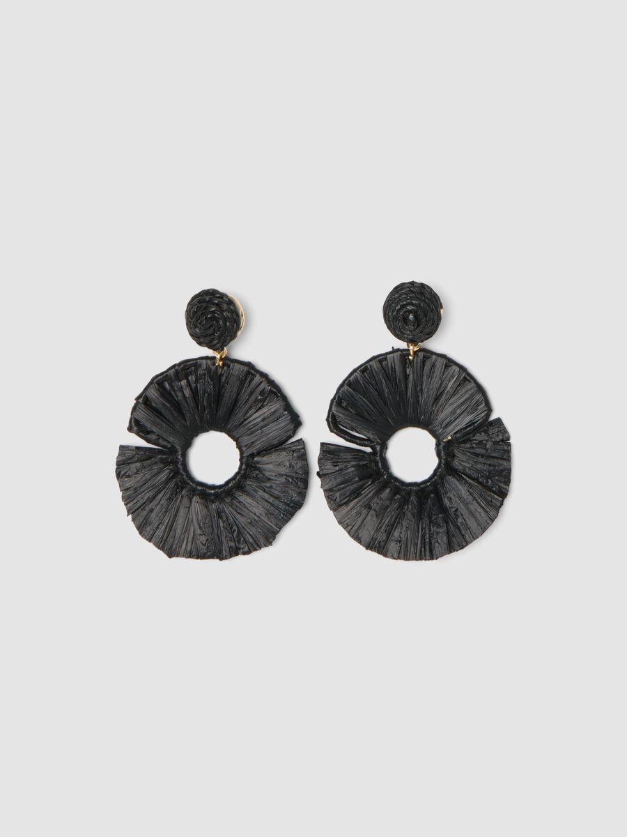 Black raffia earrings_0