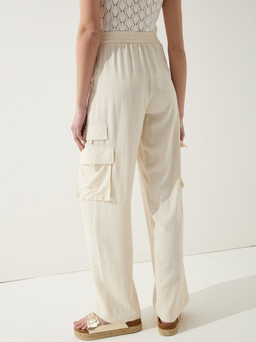 Pantalone cargo wide leg con pinces_1