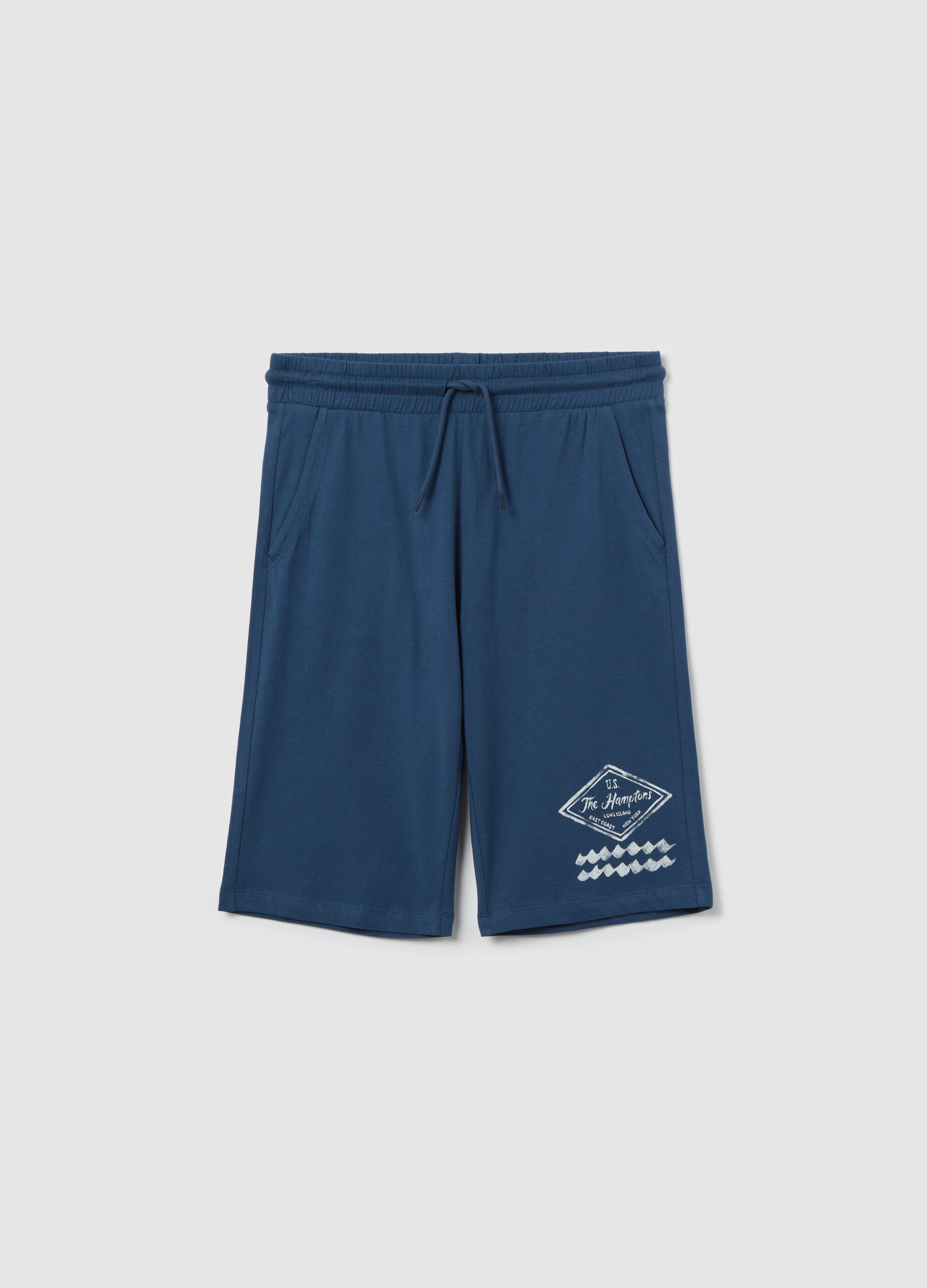 Blue cotton Bermuda shorts with drawstring and print