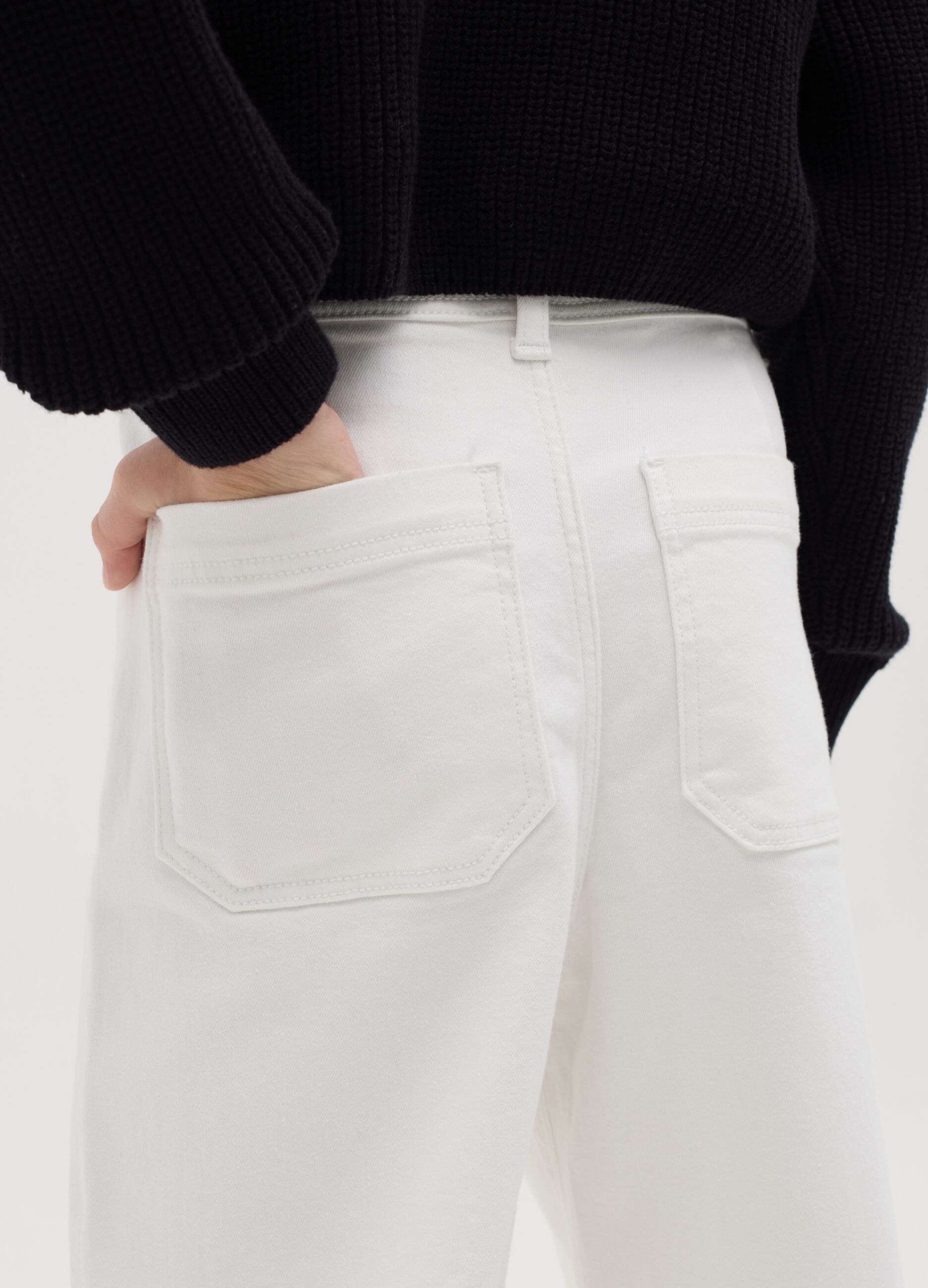 Wide-leg trousers with pockets