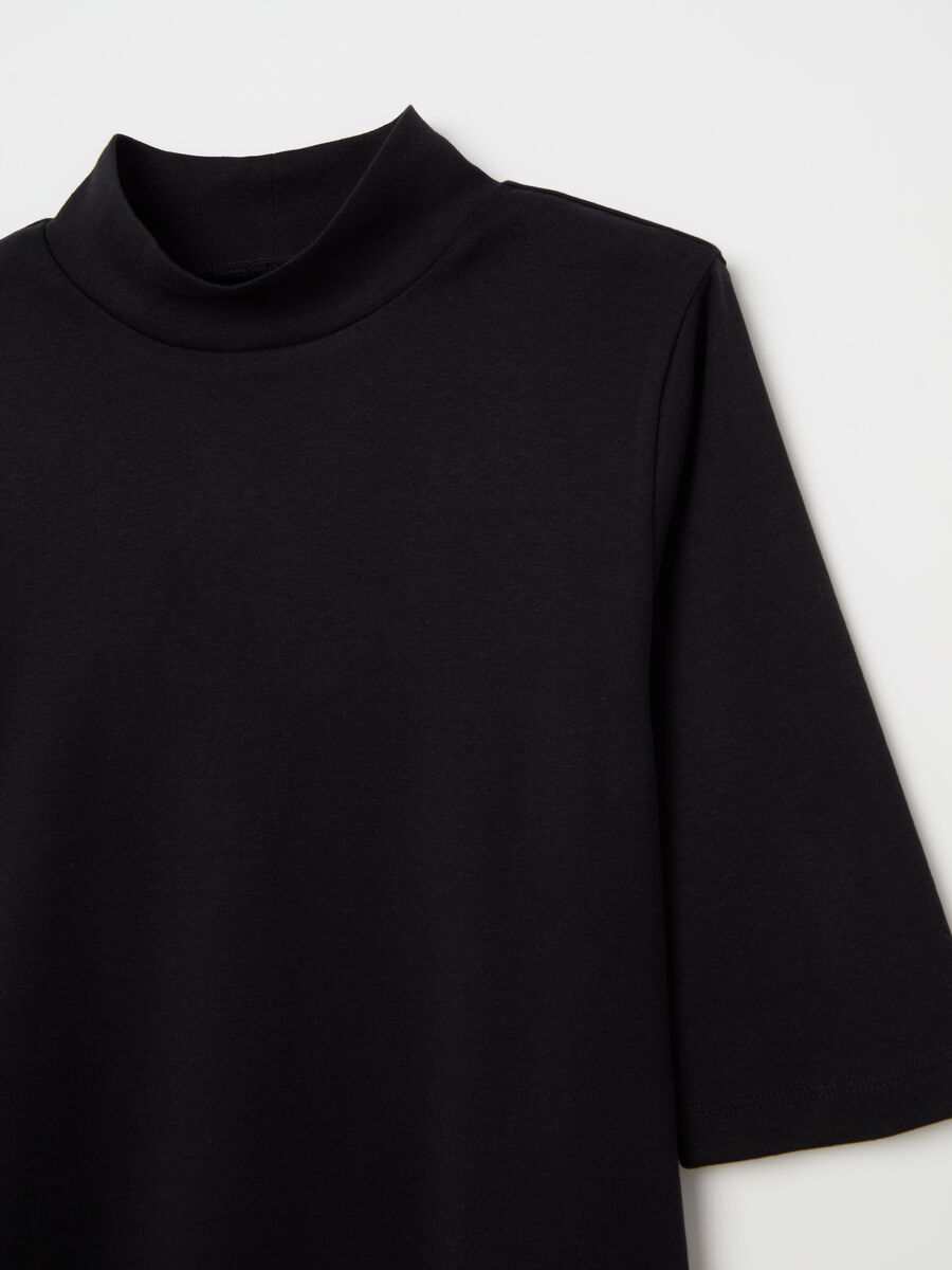T-shirt mock neck con maniche al gomito_5