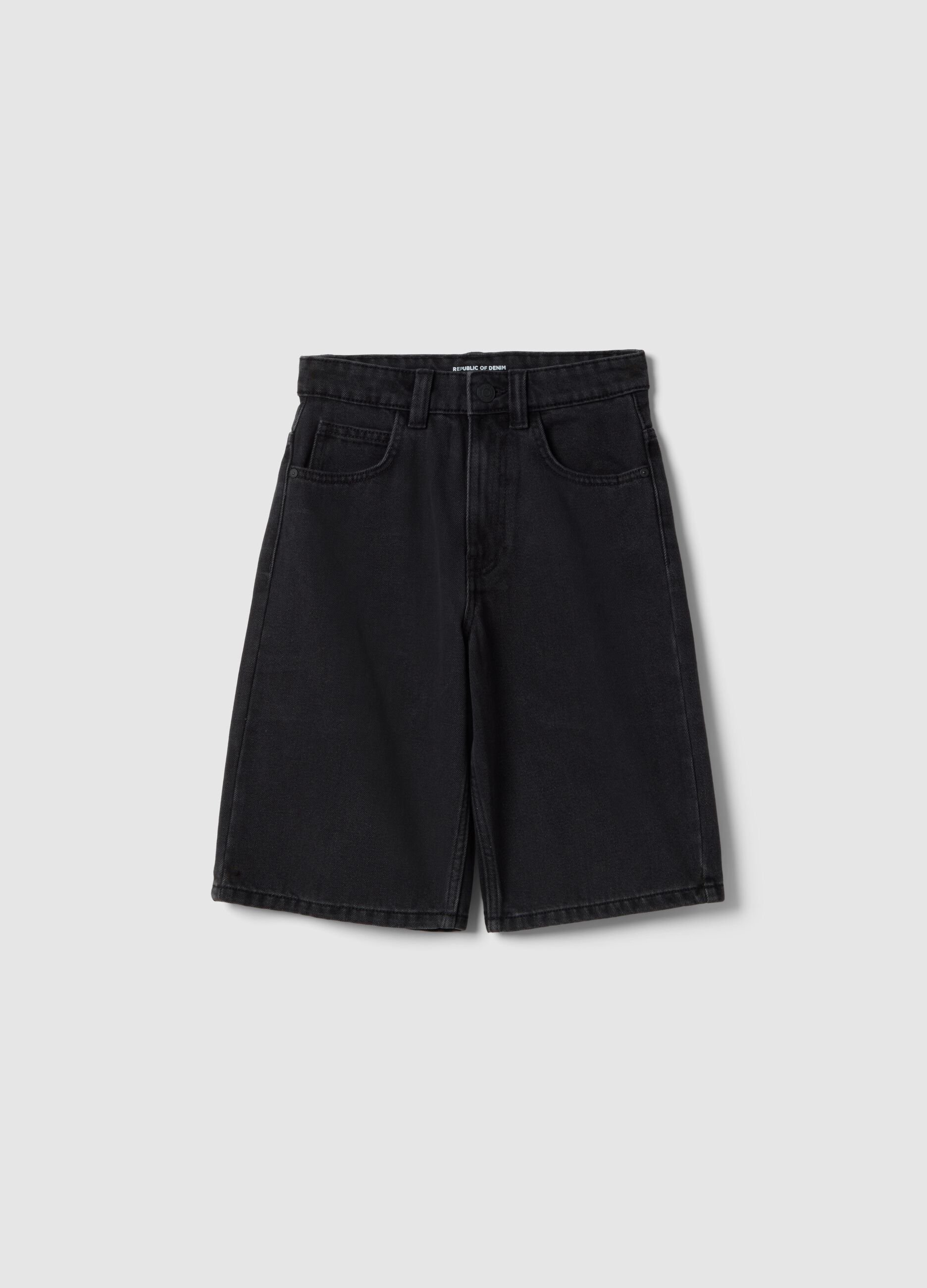 Boy's black cotton blend skater fit shorts