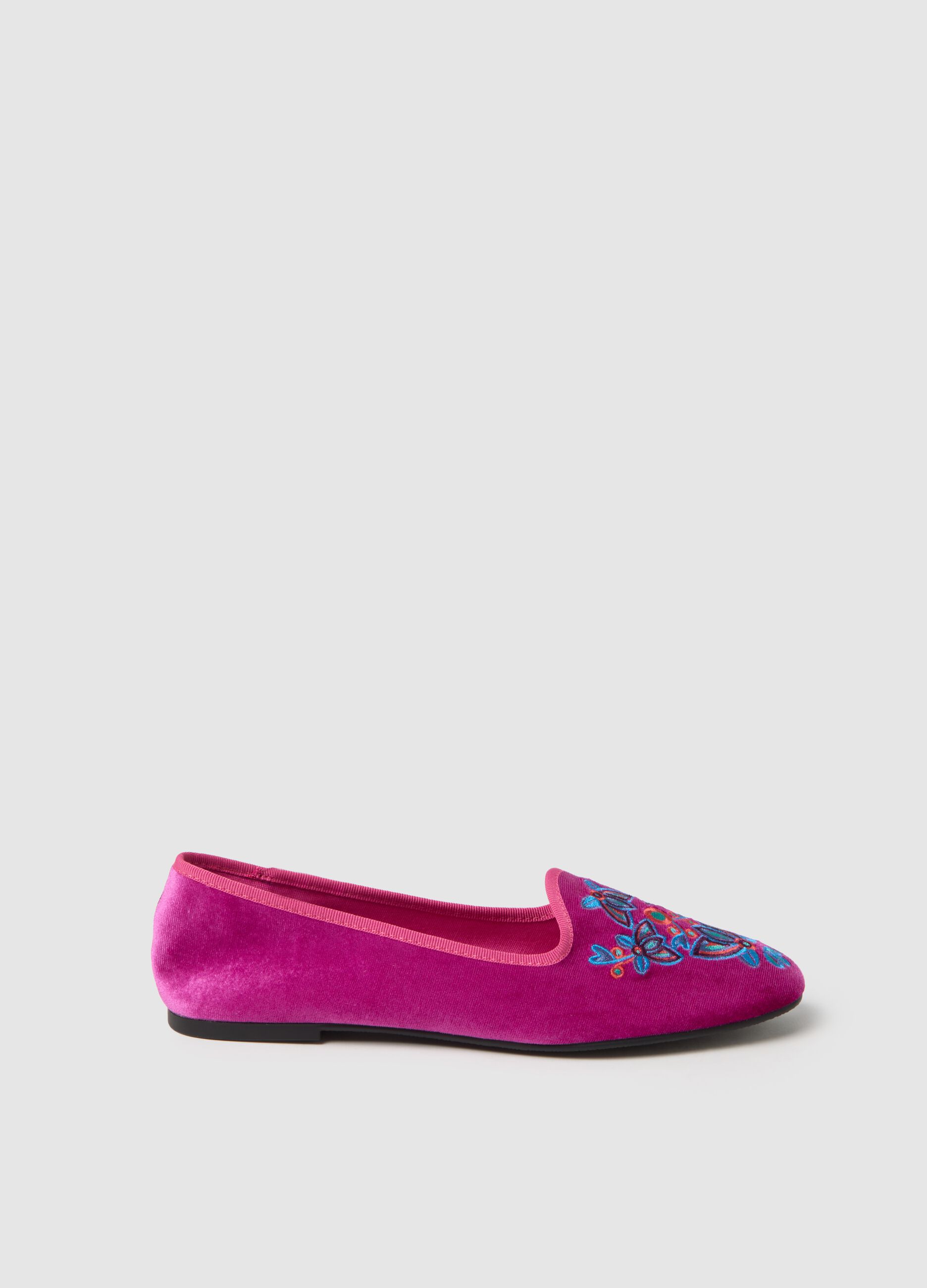Purple Friulian shoes with embroidery