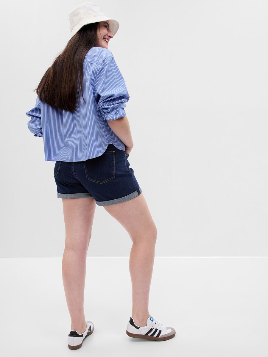 Girlfriend shorts in denim with five pockets_4